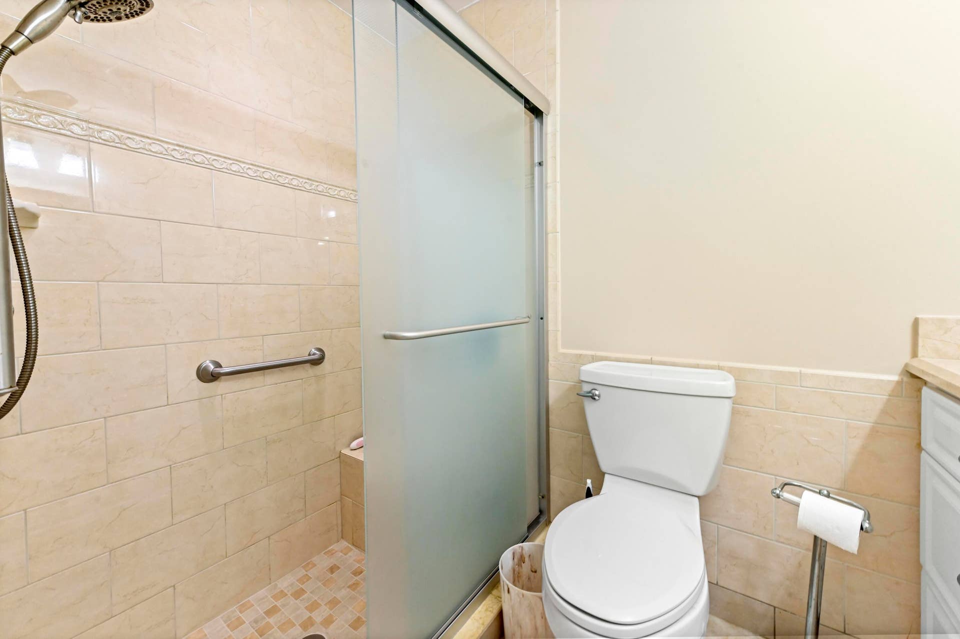 17 Bath room 01