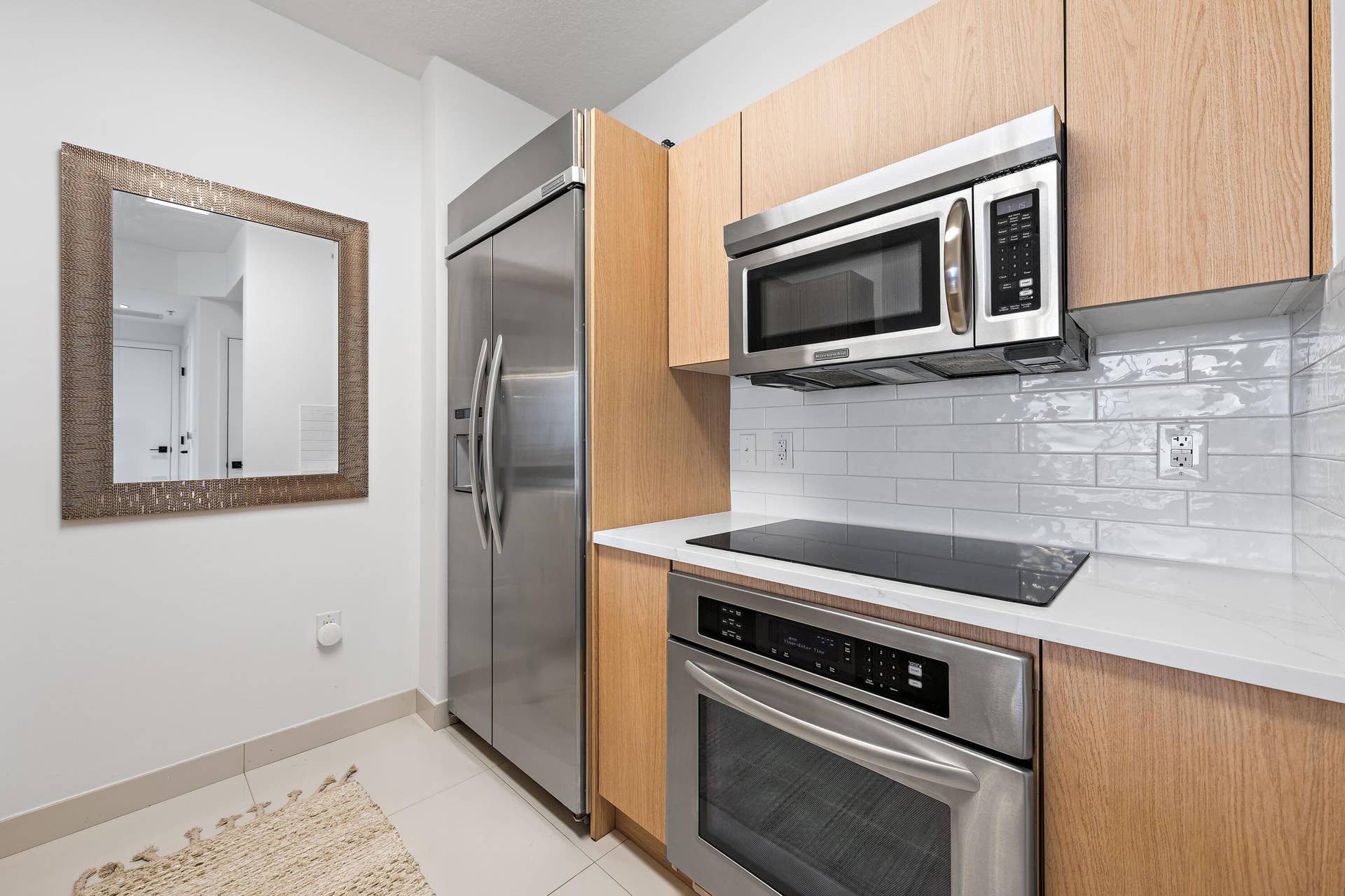 550 OKEECHOBEE Boulevard, #1614, West Palm Beach, FL 33401 Updated Kitchen