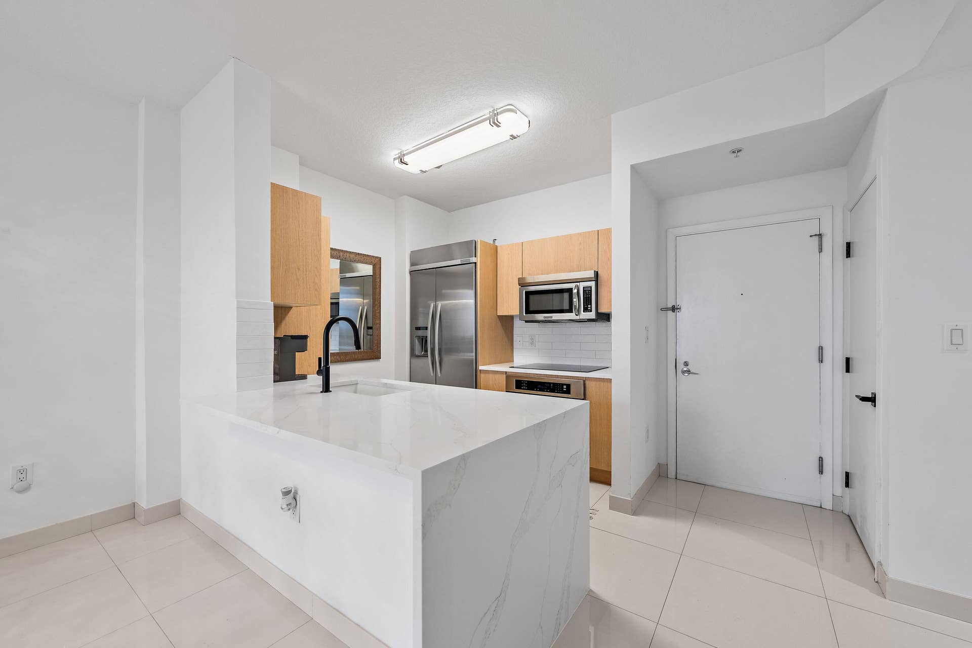 550 OKEECHOBEE Boulevard, #1614, West Palm Beach, FL 33401 Kitchen