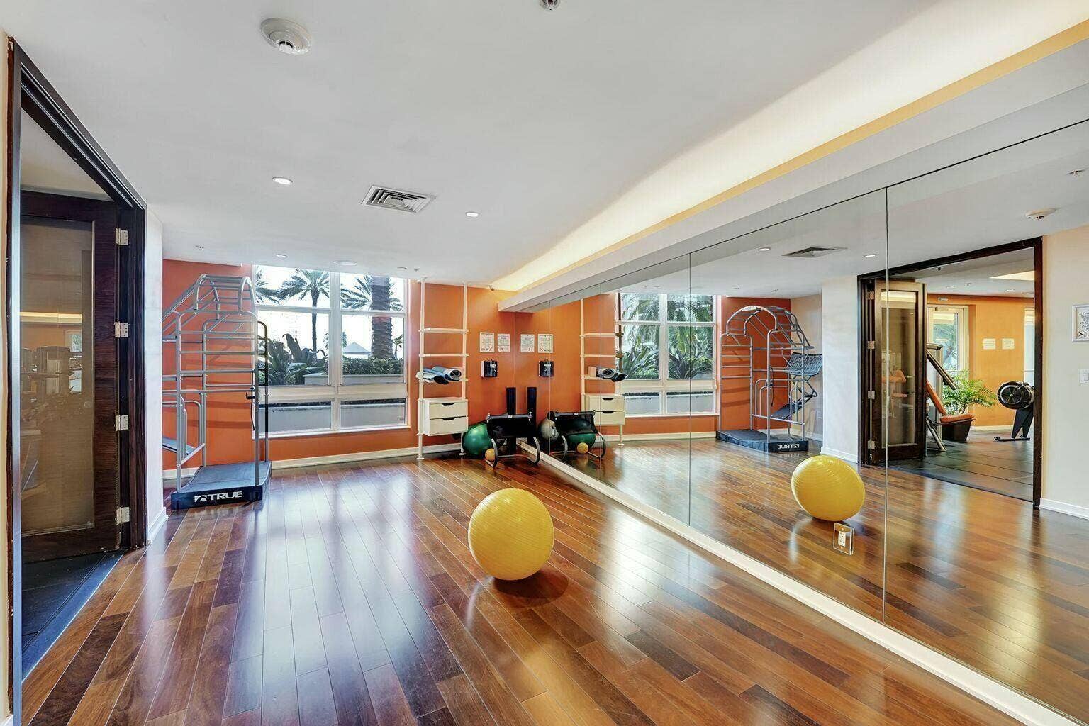 550 OKEECHOBEE Boulevard, #1614, West Palm Beach, FL 33401 Yoga Space