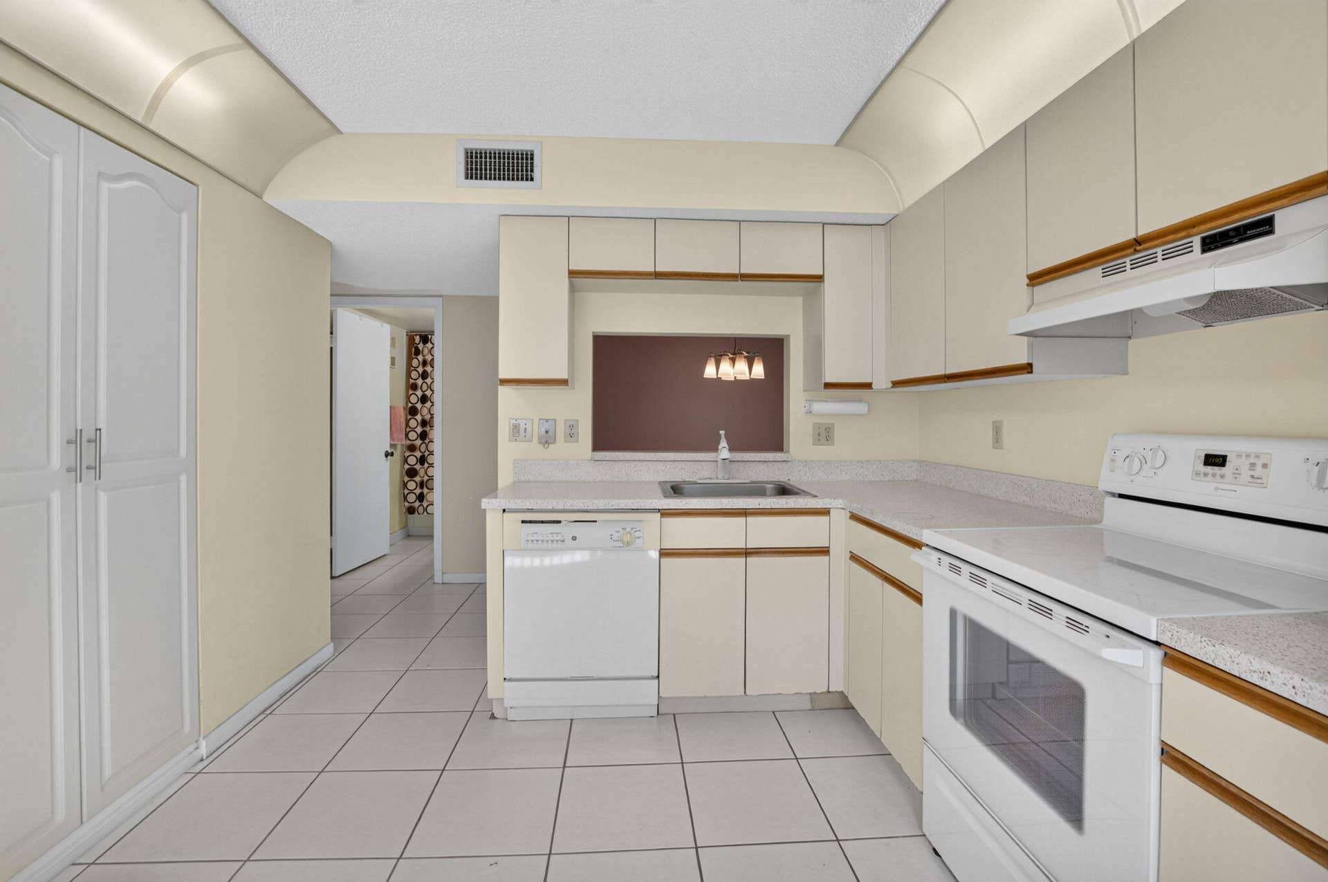 15234 Lakes Of Delray Boulevard, #254, Delray Beach, FL 33484 20-web-or-mls-DSC_6392