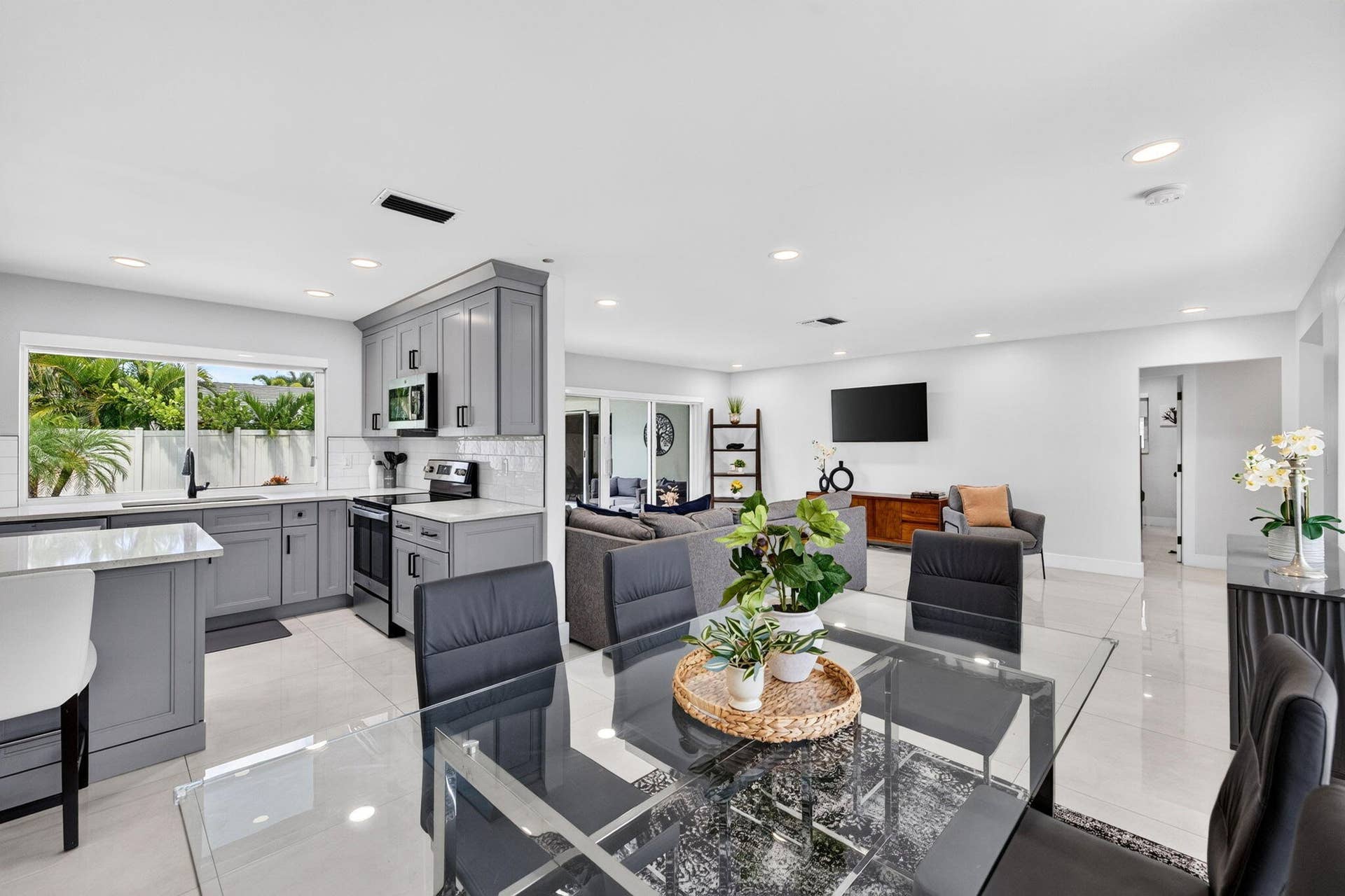 16-web-or-mls-699A8336