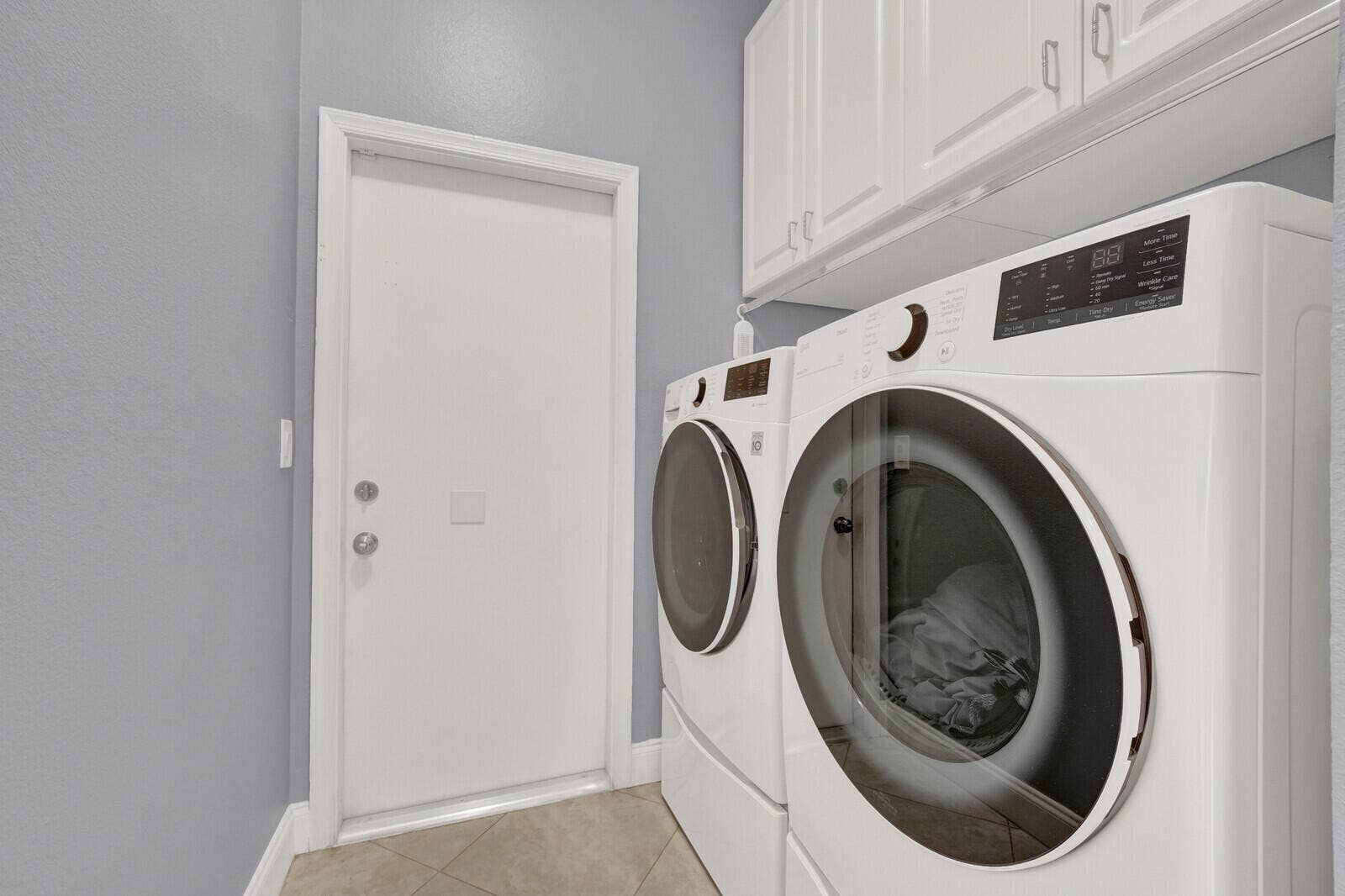 LAUNDRY ROOM UNER AIR