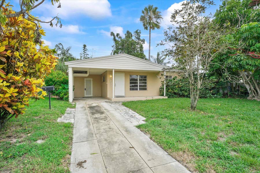 Property photo for 5432 NE 4th Terrace, Oakland Park, FL