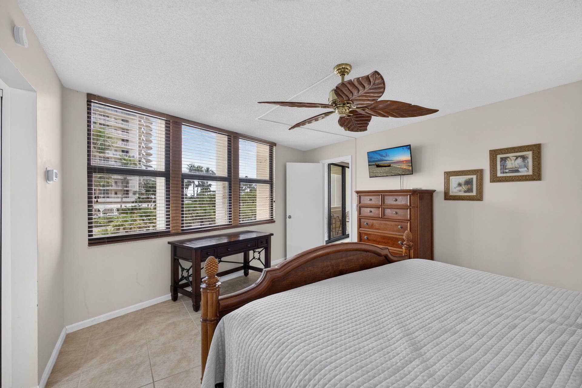 2800 N OCEAN Drive, #B-4A, Singer Island, FL 33404 26-web-or-mls-5D1A3986