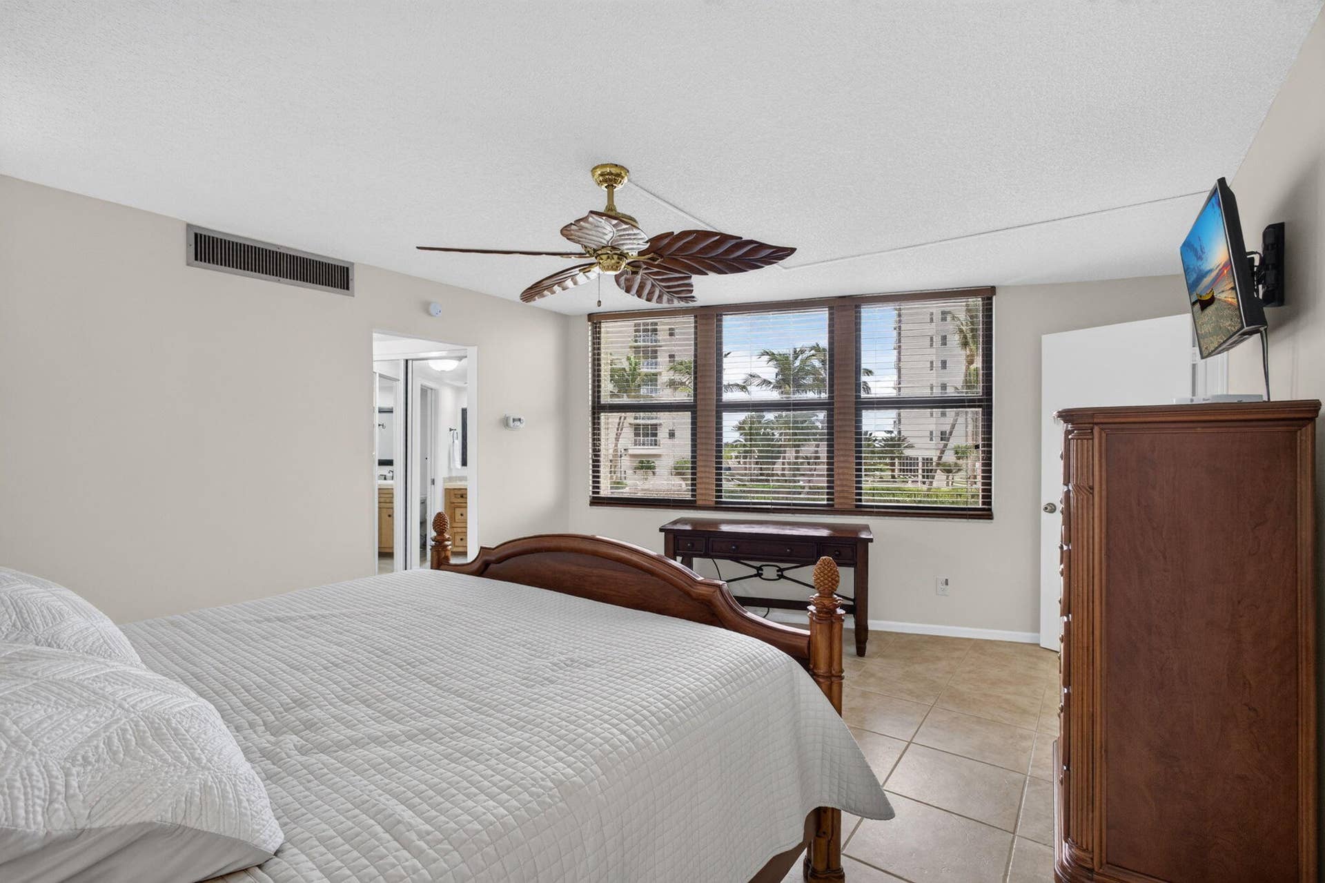 2800 N OCEAN Drive, #B-4A, Singer Island, FL 33404 25-web-or-mls-5D1A3981