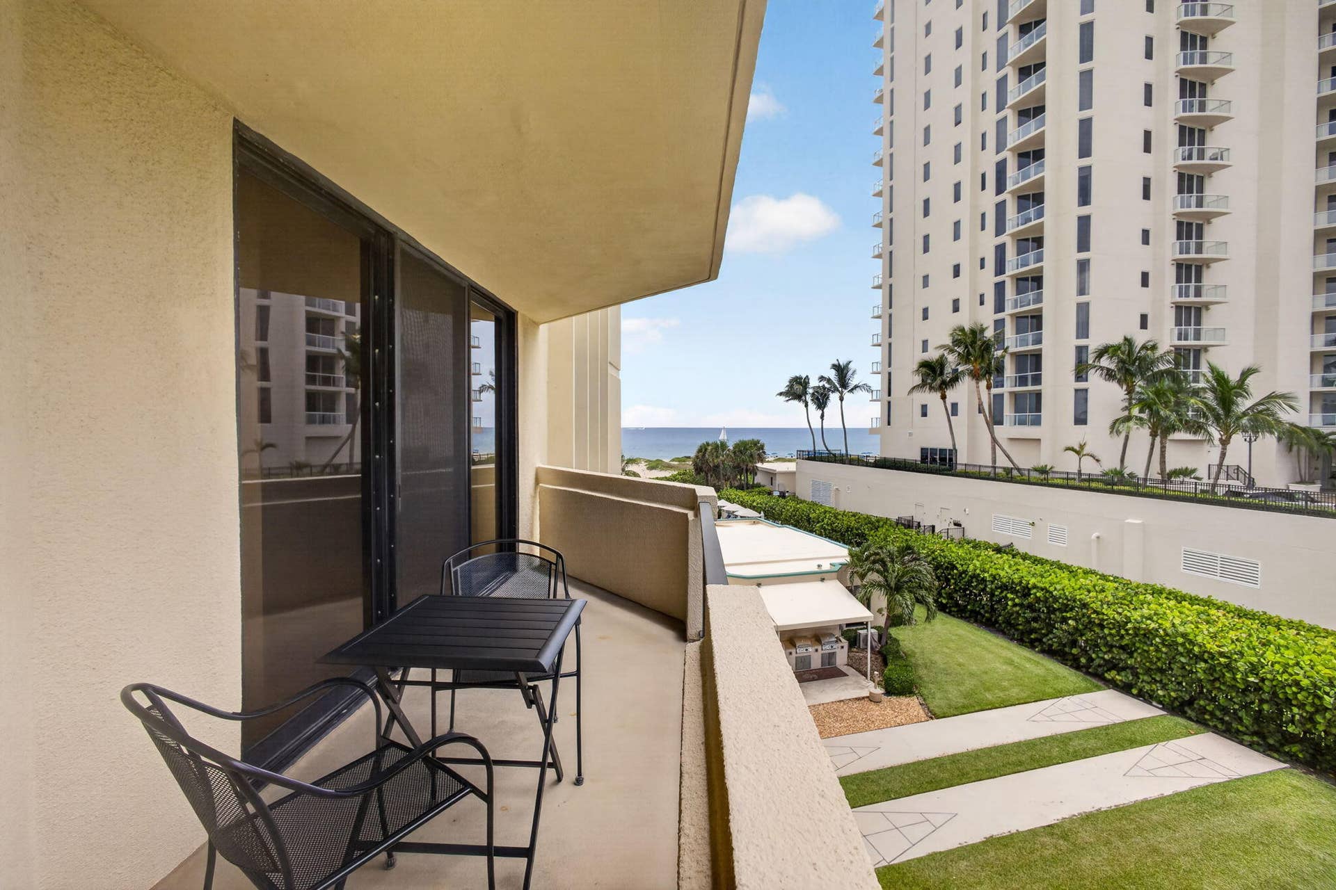 2800 N OCEAN Drive, #B-4A, Singer Island, FL 33404 37-web-or-mls-5D1A4041