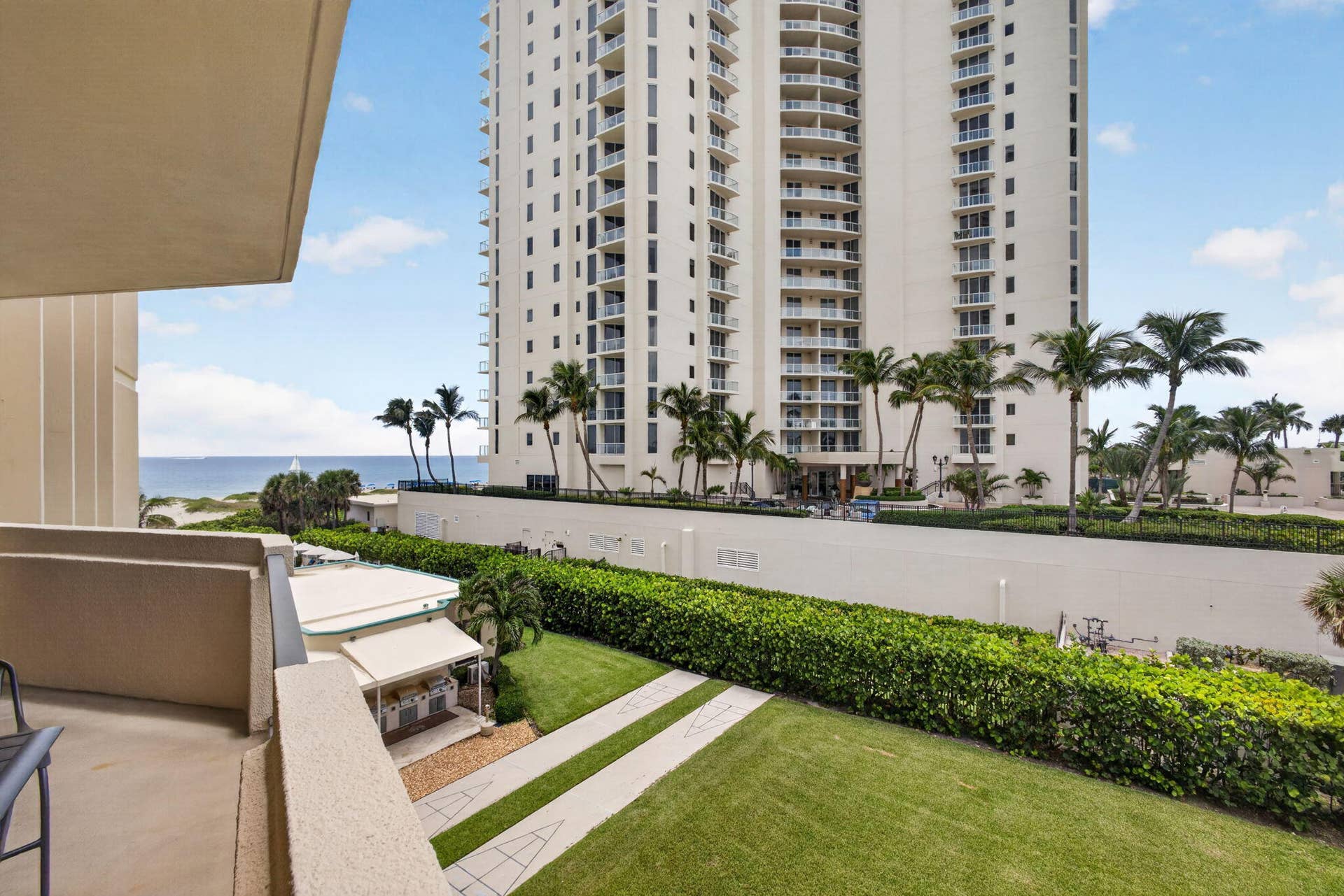 2800 N OCEAN Drive, #B-4A, Singer Island, FL 33404 38-web-or-mls-5D1A4046