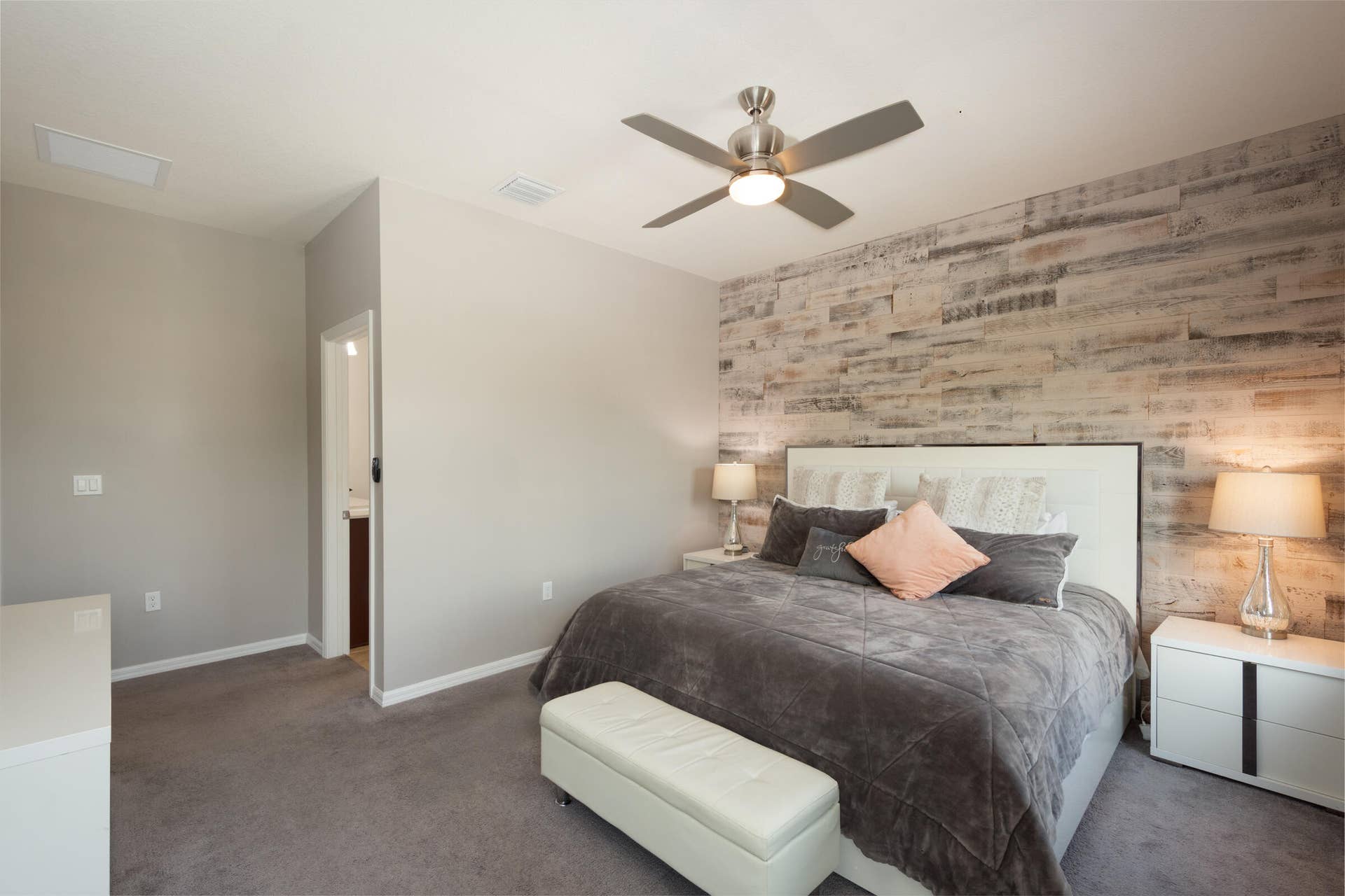 4486 Appleton Circle W, Oakland Park, FL 33309 Large primary suite