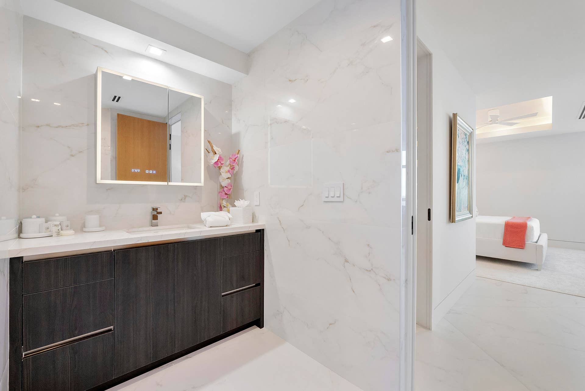 1700 S OCEAN Boulevard, #PH B-D, Lauderdale By The Sea, FL 33062 En-suite amenities for this pretty guest room that overhangs the Atlantic ocean
