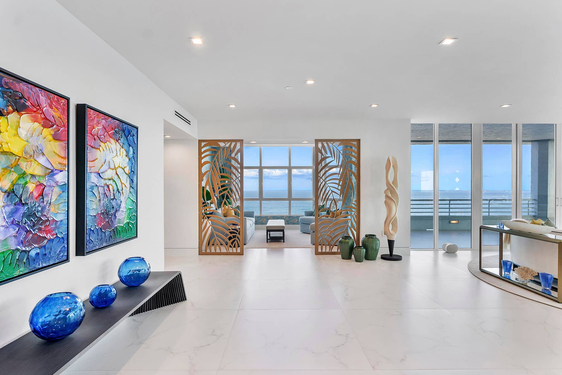 1700 S OCEAN Boulevard, #PH B-D, Lauderdale By The Sea, FL 33062 The Atlantic is a living canvasmost days painted with brilliant blue skies and billowing white clouds, while on others, dramatic horizons create a mesmerizing seascape of silvery glass and breathtaking natural beauty.