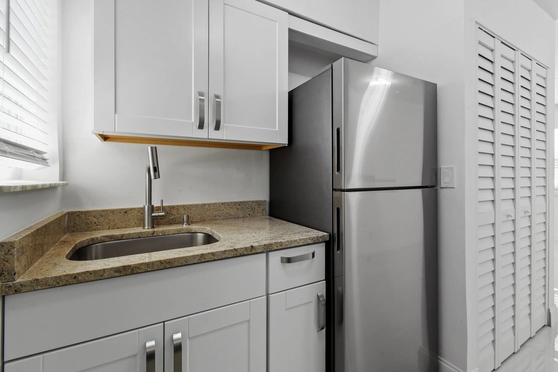 968W9thSt,UnitB2(13)