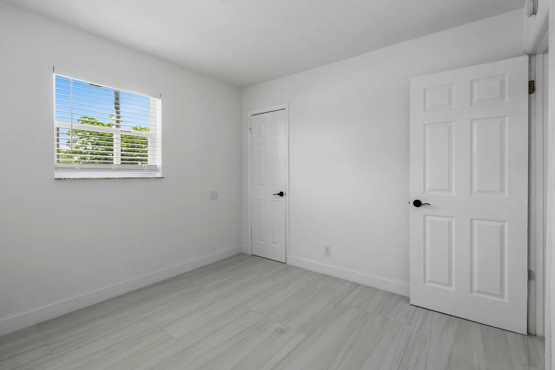 968W9thSt,UnitB2(22)