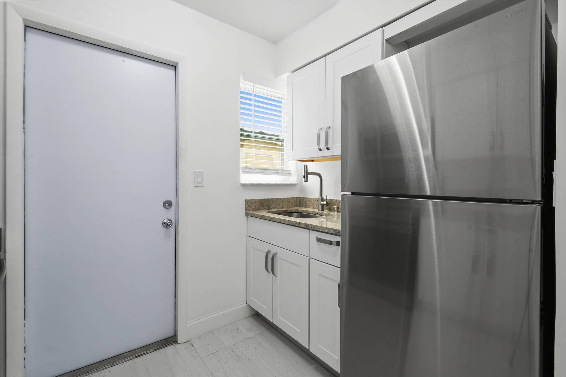 968W9thSt,UnitB2(12)