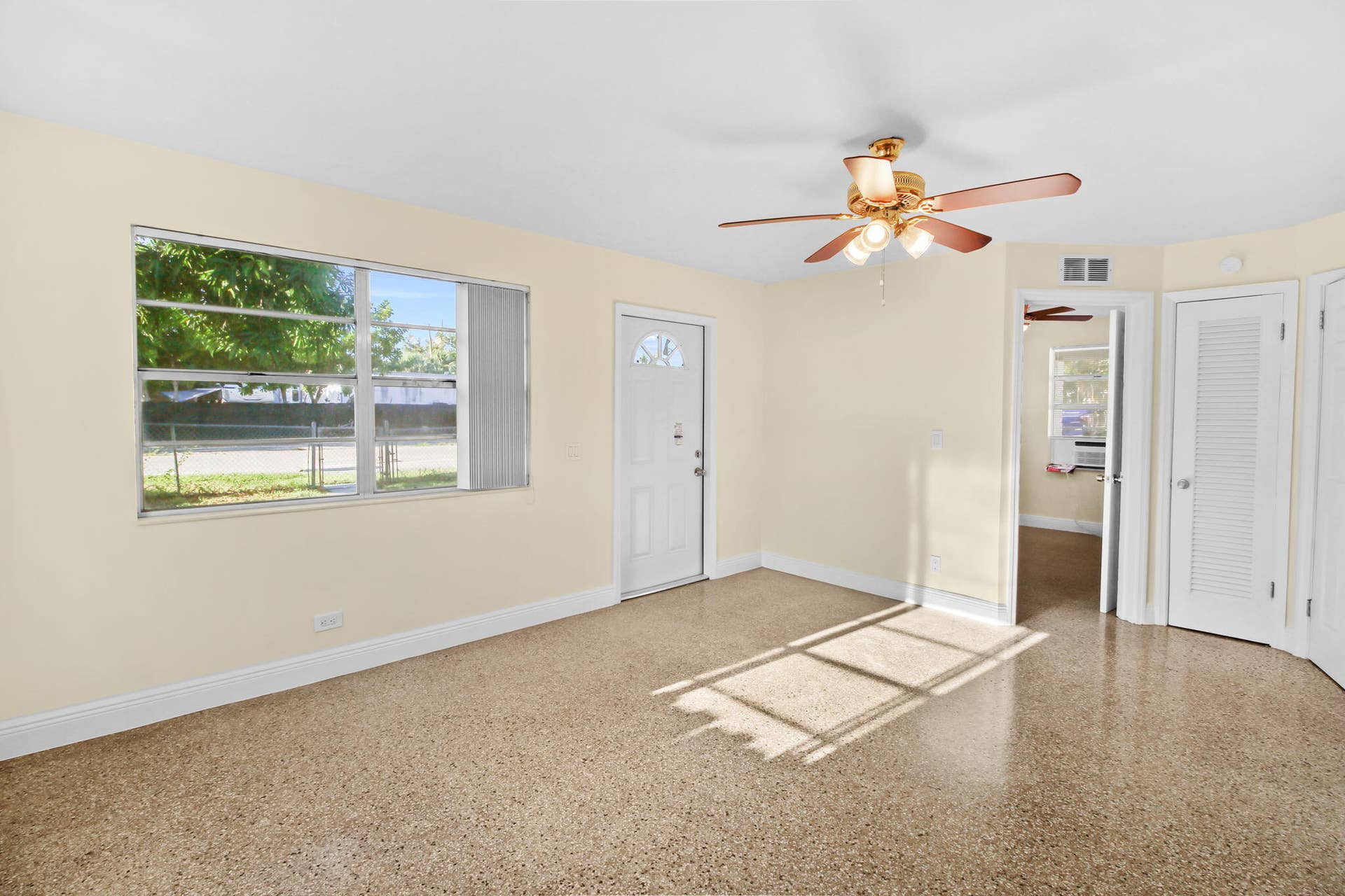 4546 CARVER Street, Lake Worth, FL 33463 10-web-or-mls-IMG_8831 (2)