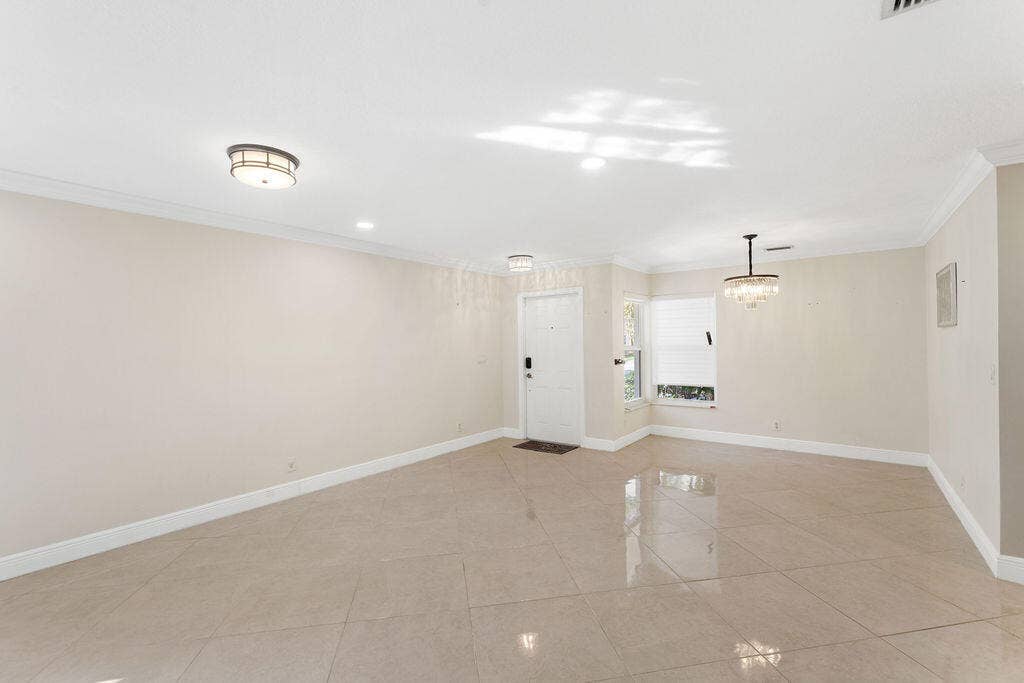 6384 Adriatic Way, West Palm Beach, FL 33413 Image8