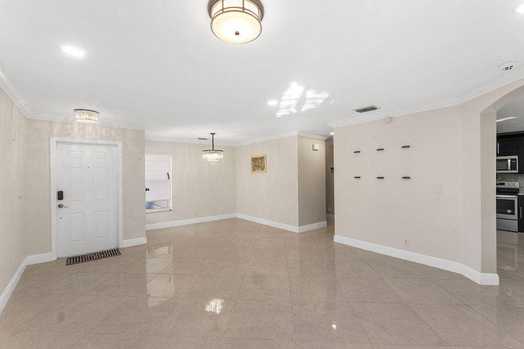 6384 Adriatic Way, West Palm Beach, FL 33413 Image9