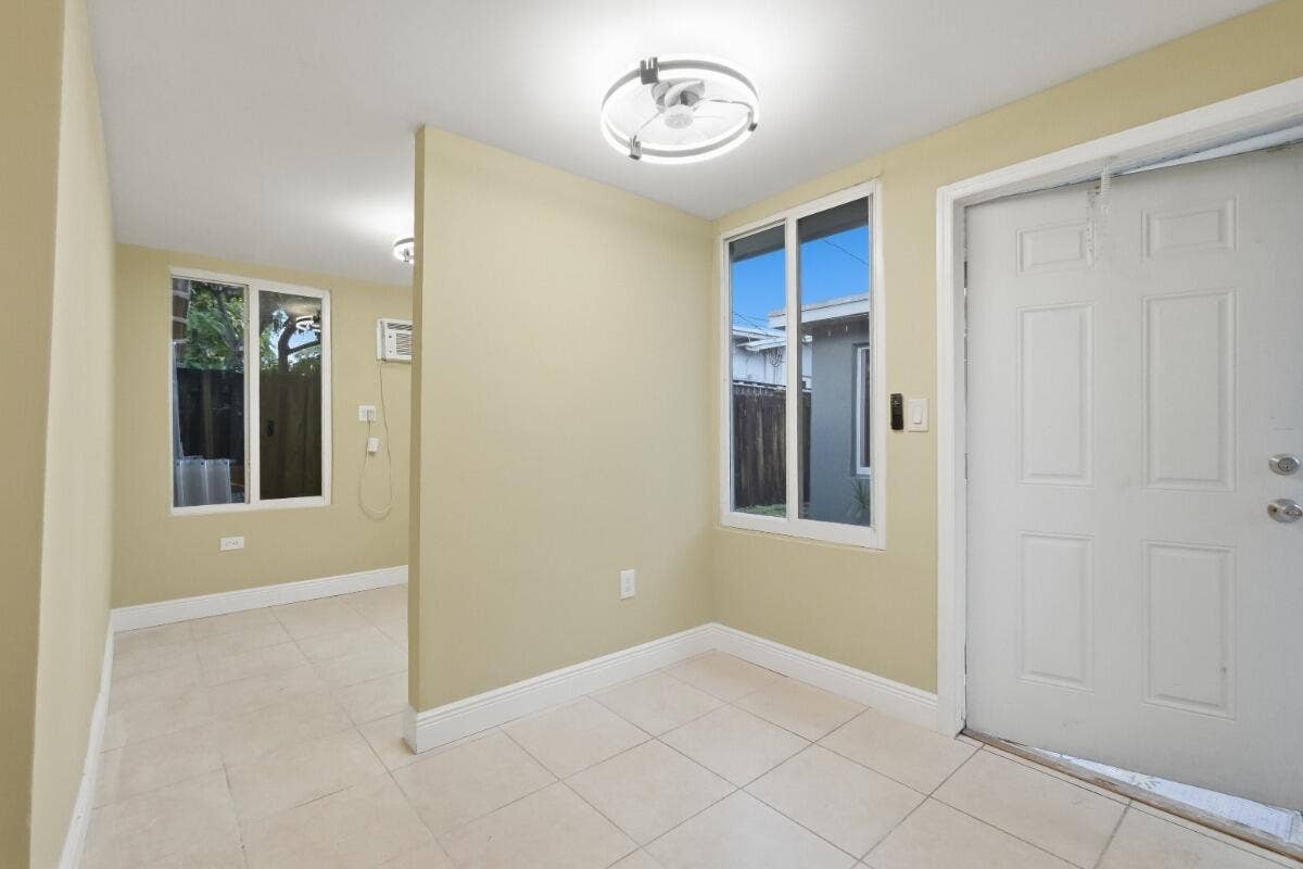 309 SW 7TH Court, Hallandale Beach, FL 33009 049_DSC07314_MLS
