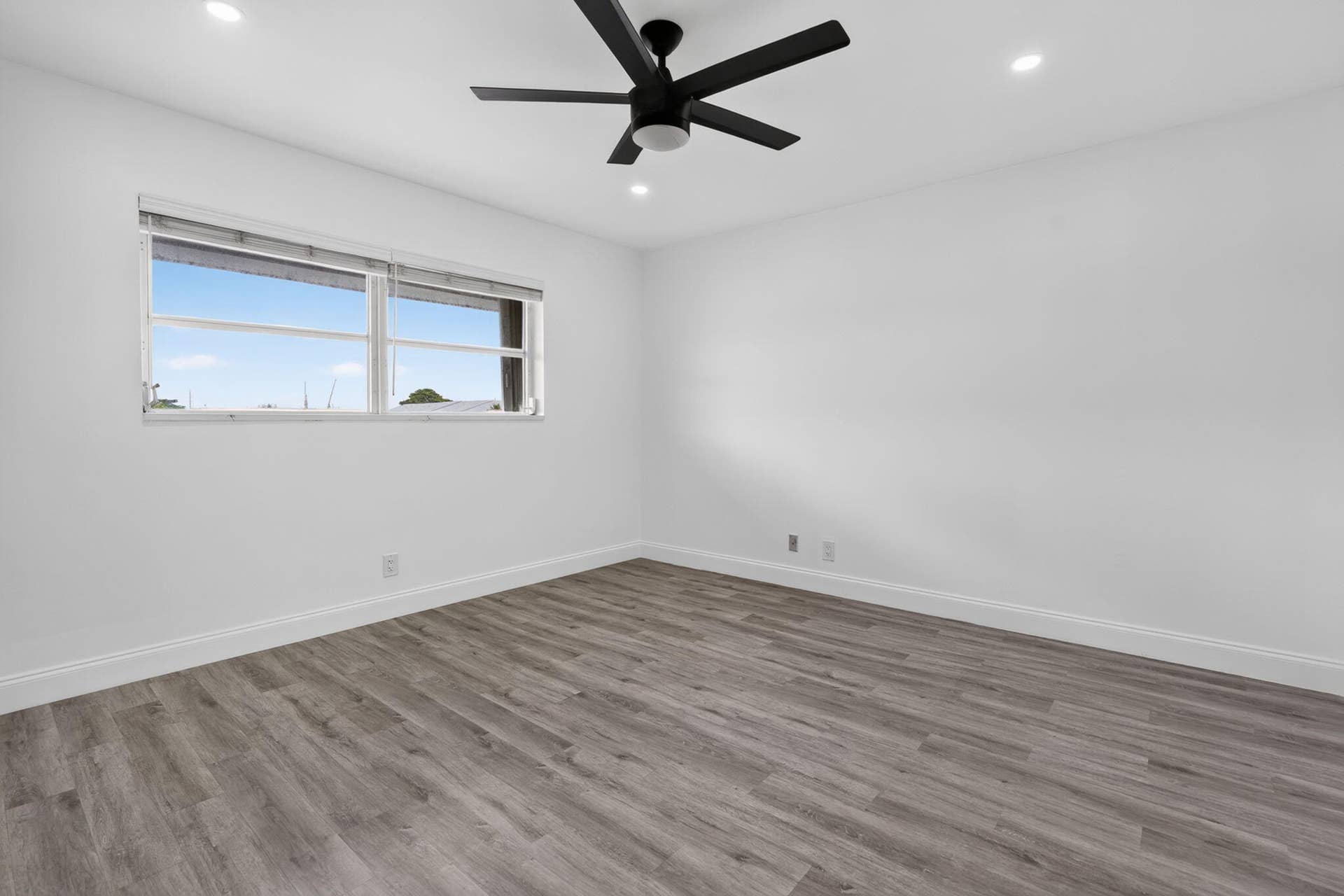 100 SHORE Court, #311, North Palm Beach, FL 33408 21-web-or-mls-_MLP8036