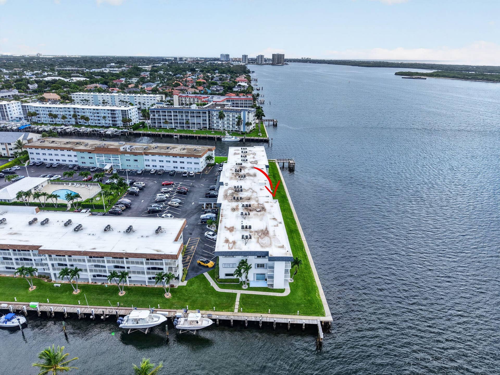 100 SHORE Court, #311, North Palm Beach, FL 33408 36-web-or-mls-DJI_20260808100940_0416_D