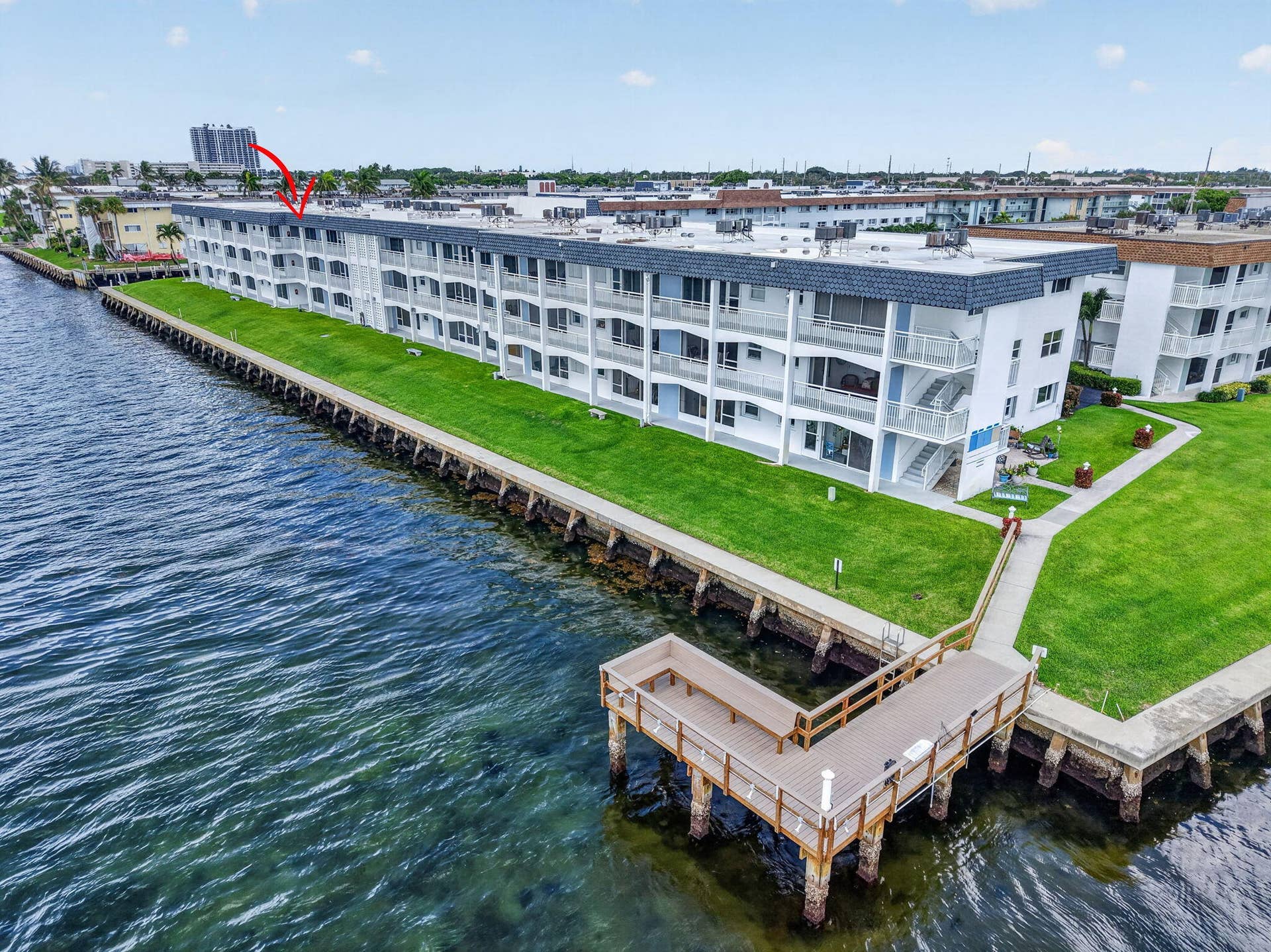 100 SHORE Court, #311, North Palm Beach, FL 33408 38-web-or-mls-DJI_20260808101033_0426_D