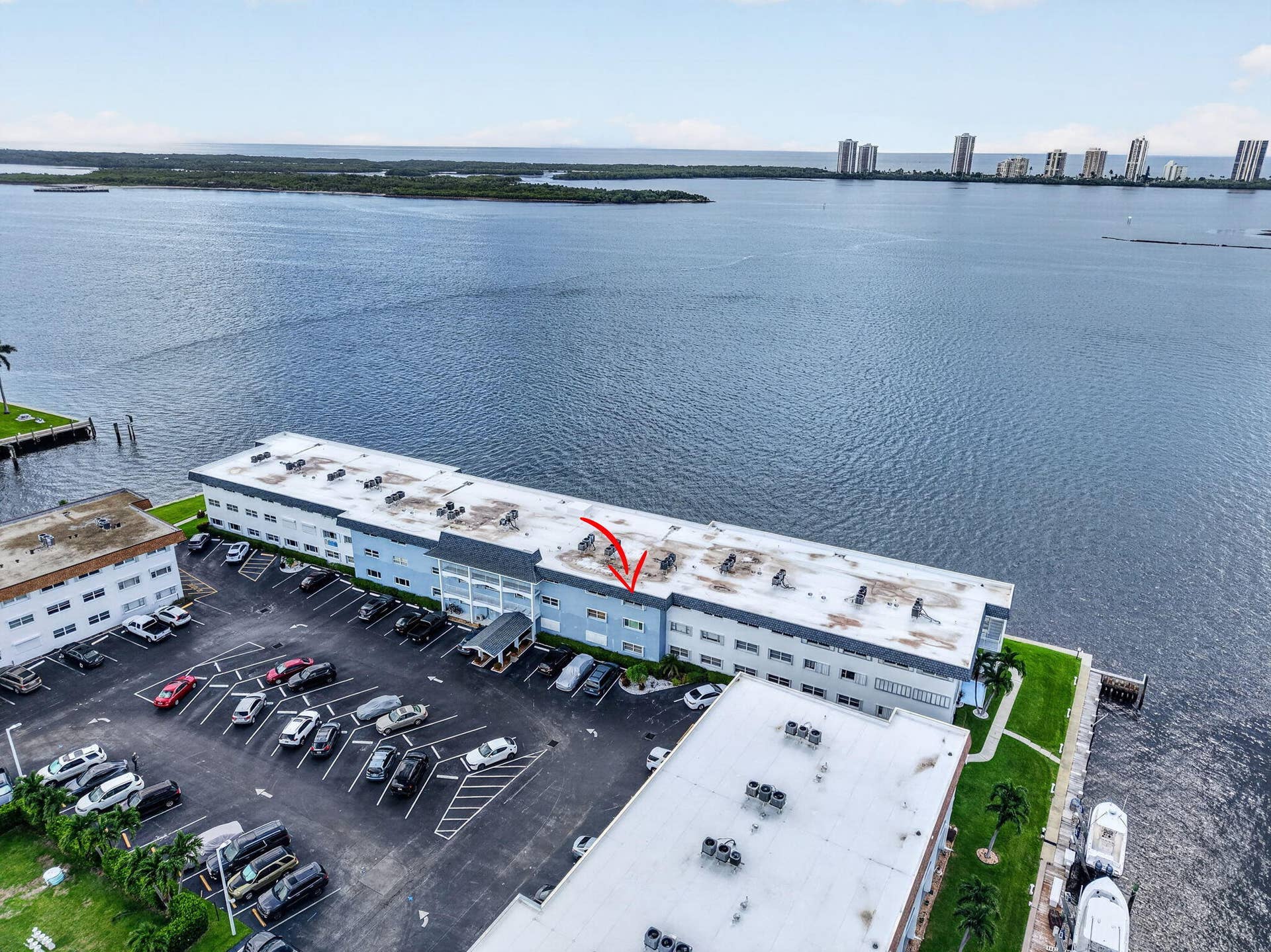 100 SHORE Court, #311, North Palm Beach, FL 33408 37-web-or-mls-DJI_20260808100953_0421_D