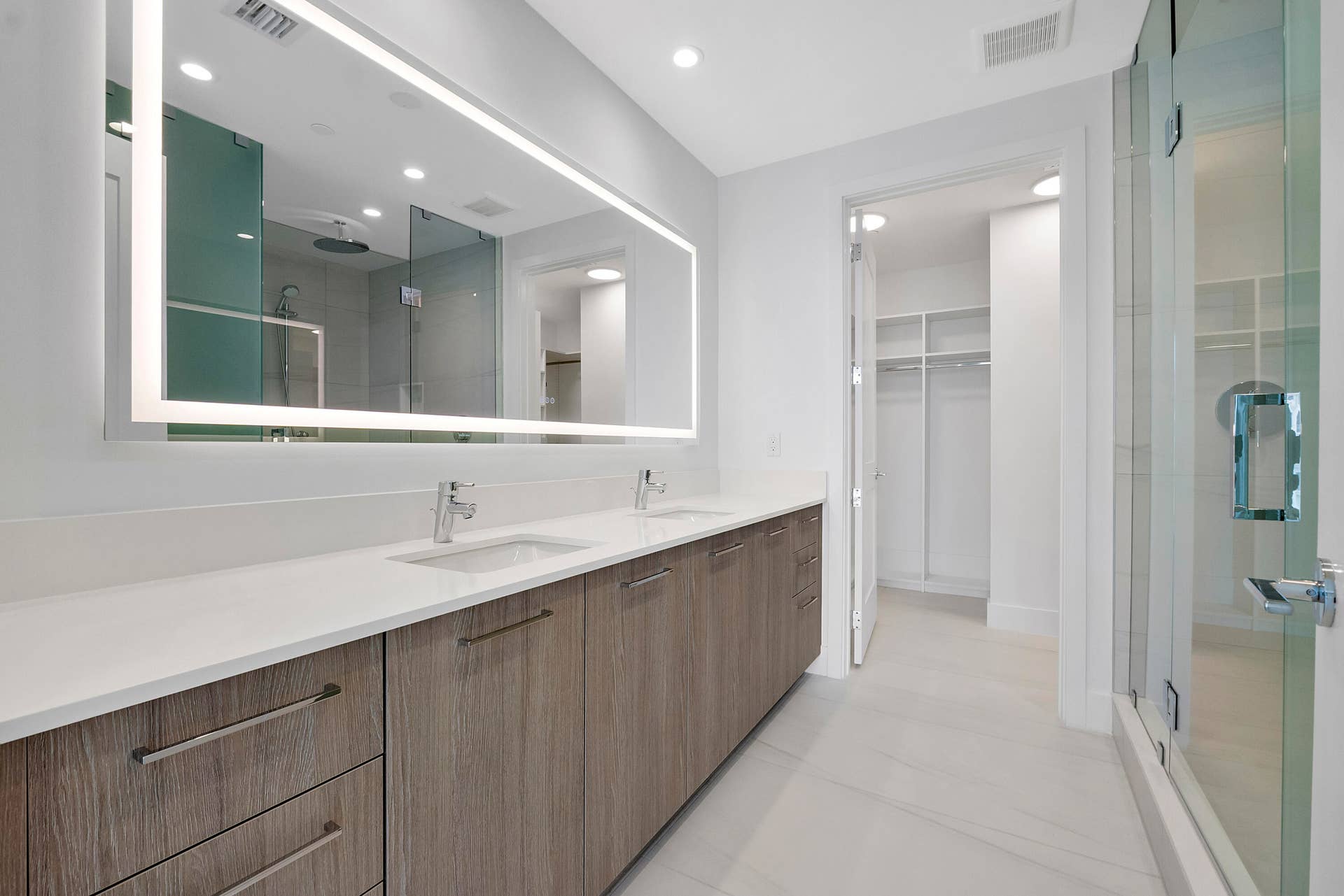 High spot cosmetic double vanity mirror with defog