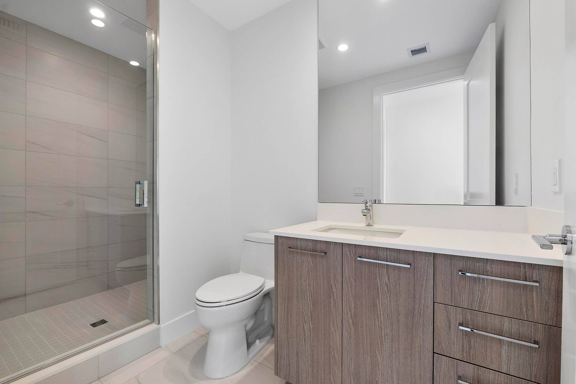 151 N Seabreeze Blvd u1003_018