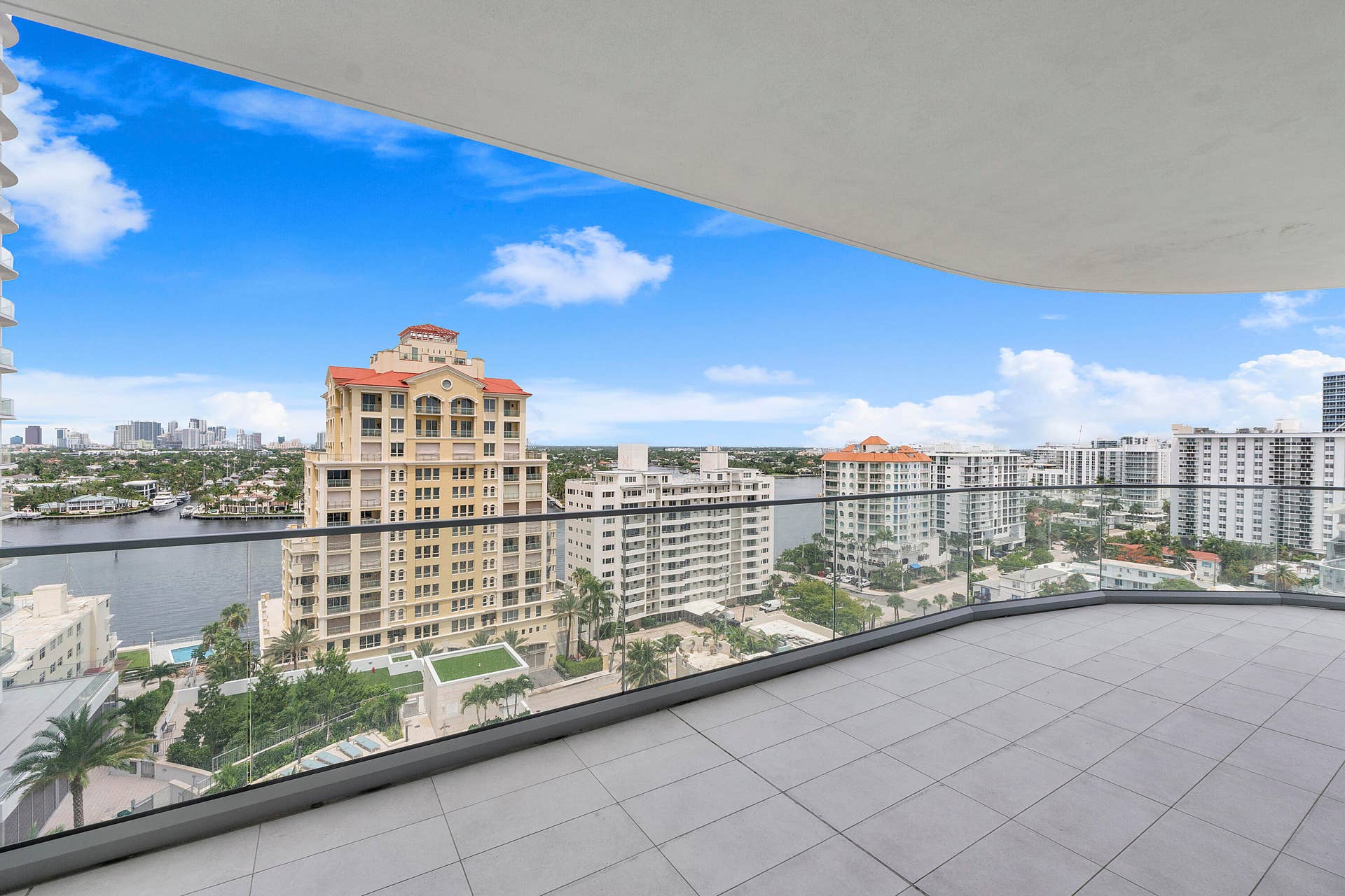 151 N Seabreeze Blvd u1003_031