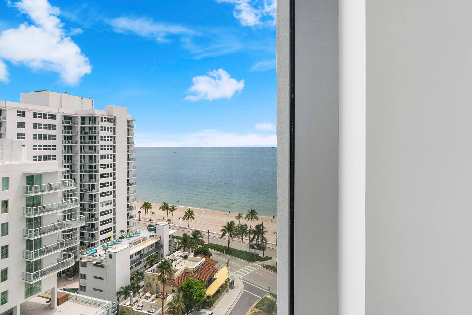 151 N Seabreeze Blvd u1003_015