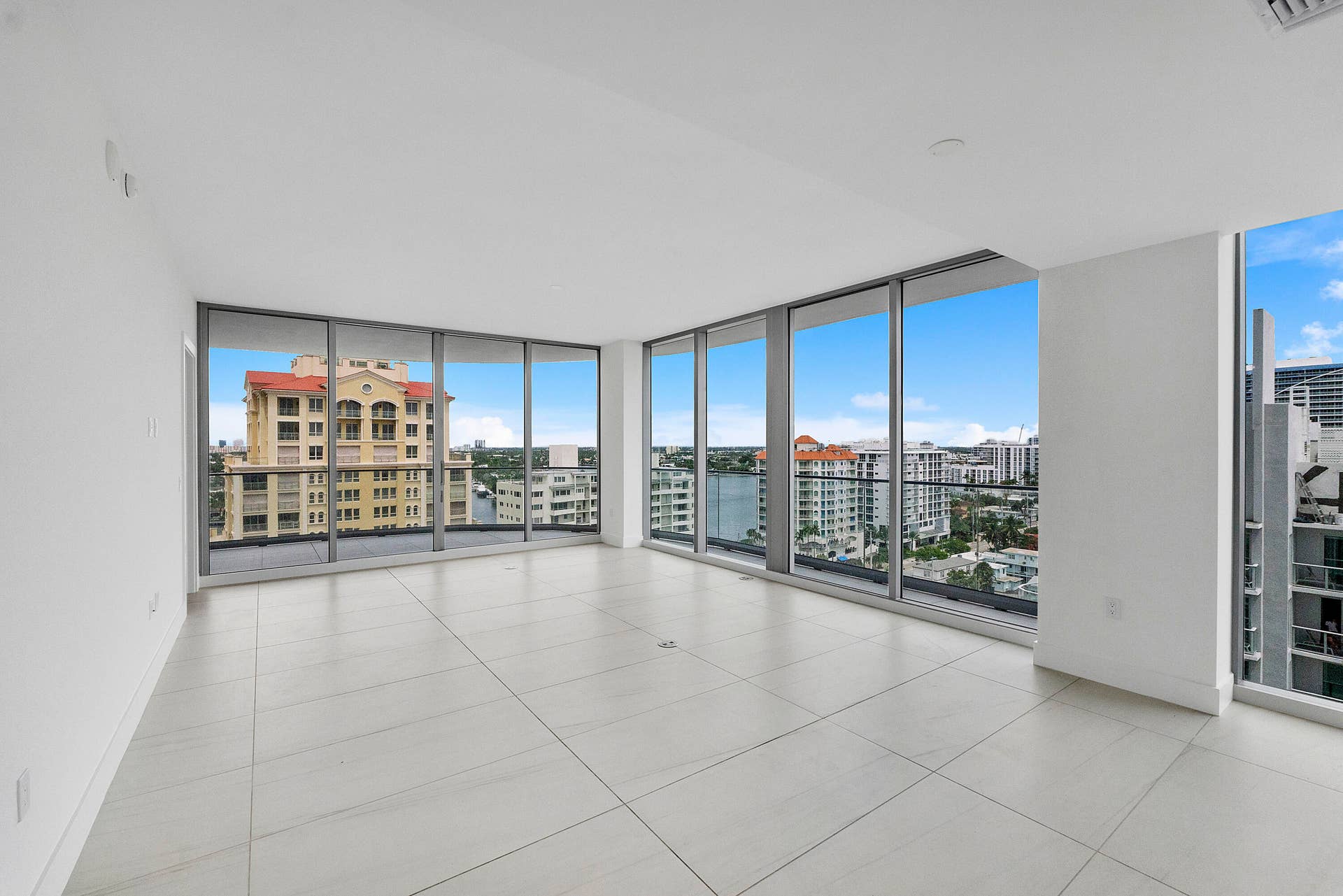 151 N Seabreeze Blvd u1003_009