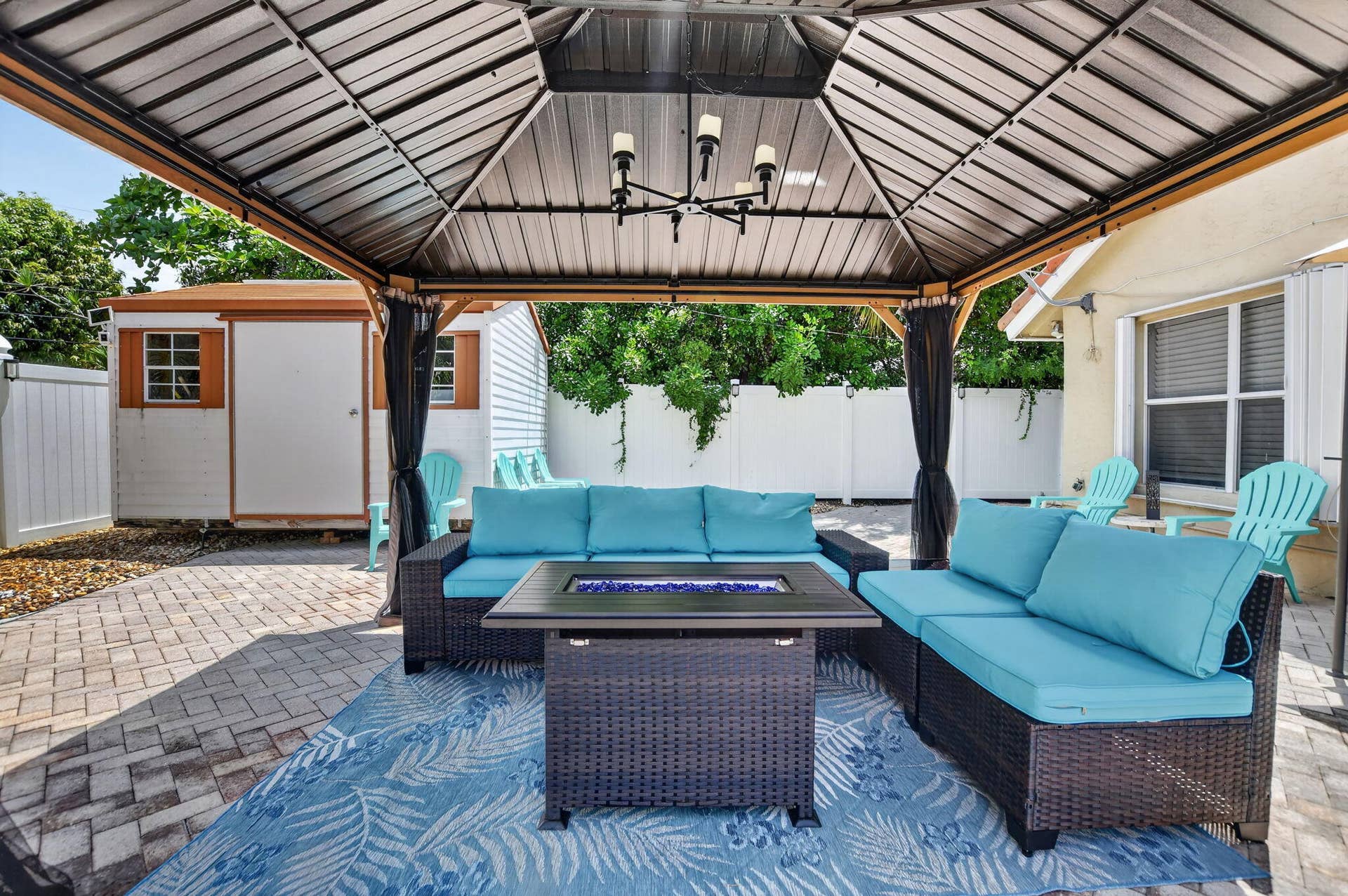 703 AVOCET Road, Delray Beach, FL 33444 Gazeboi