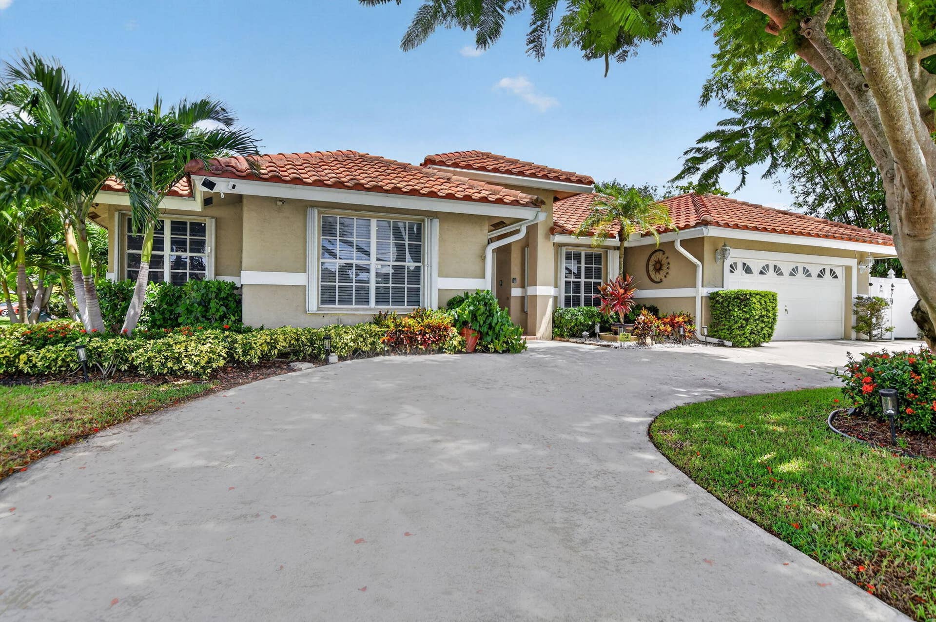 703 AVOCET Road, Delray Beach, FL 33444 Circular Driveway