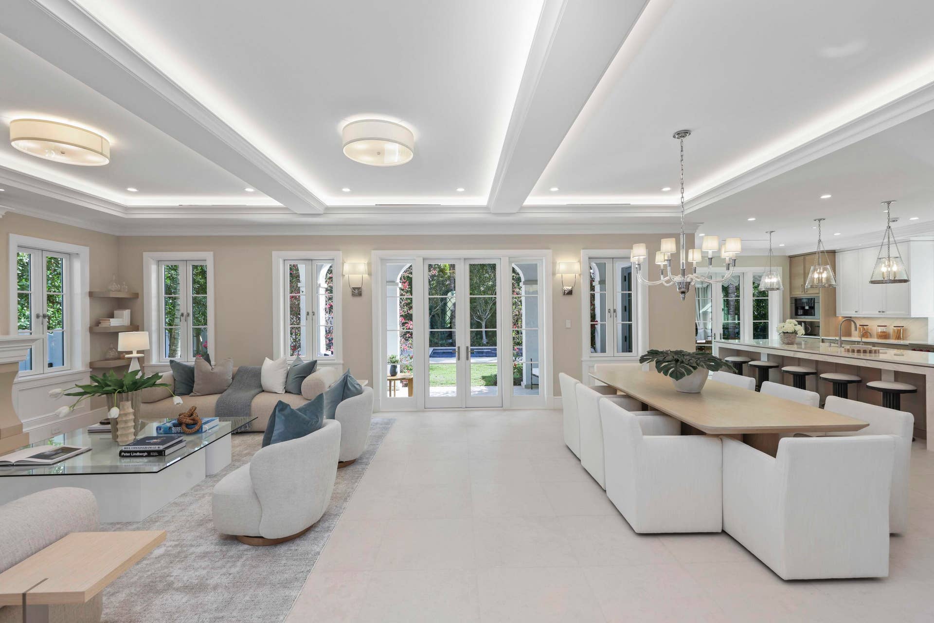 19 - Kitchen:Dining:Living
