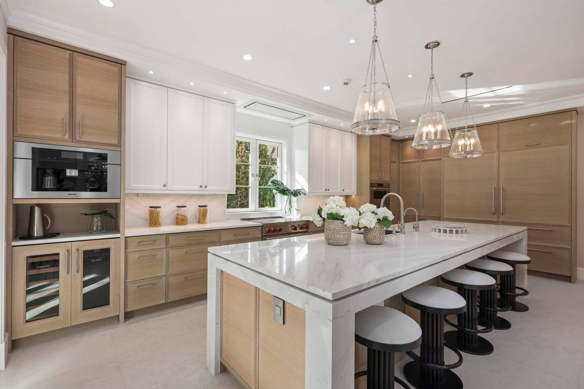 28 - Kitchen