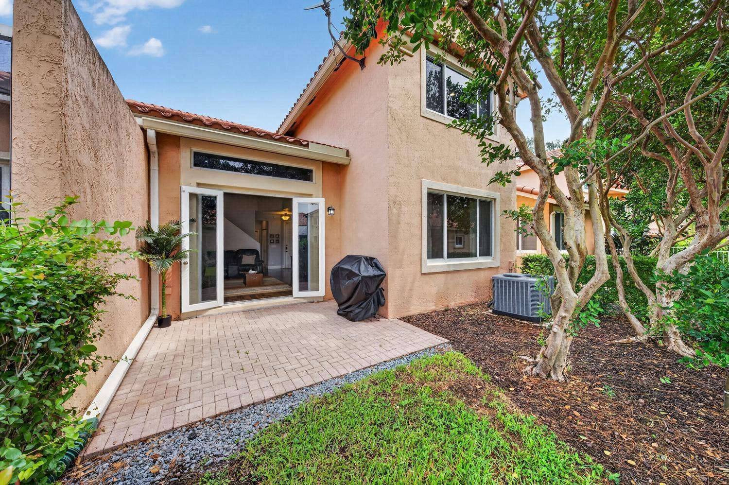 038-031-Patio-1500x998