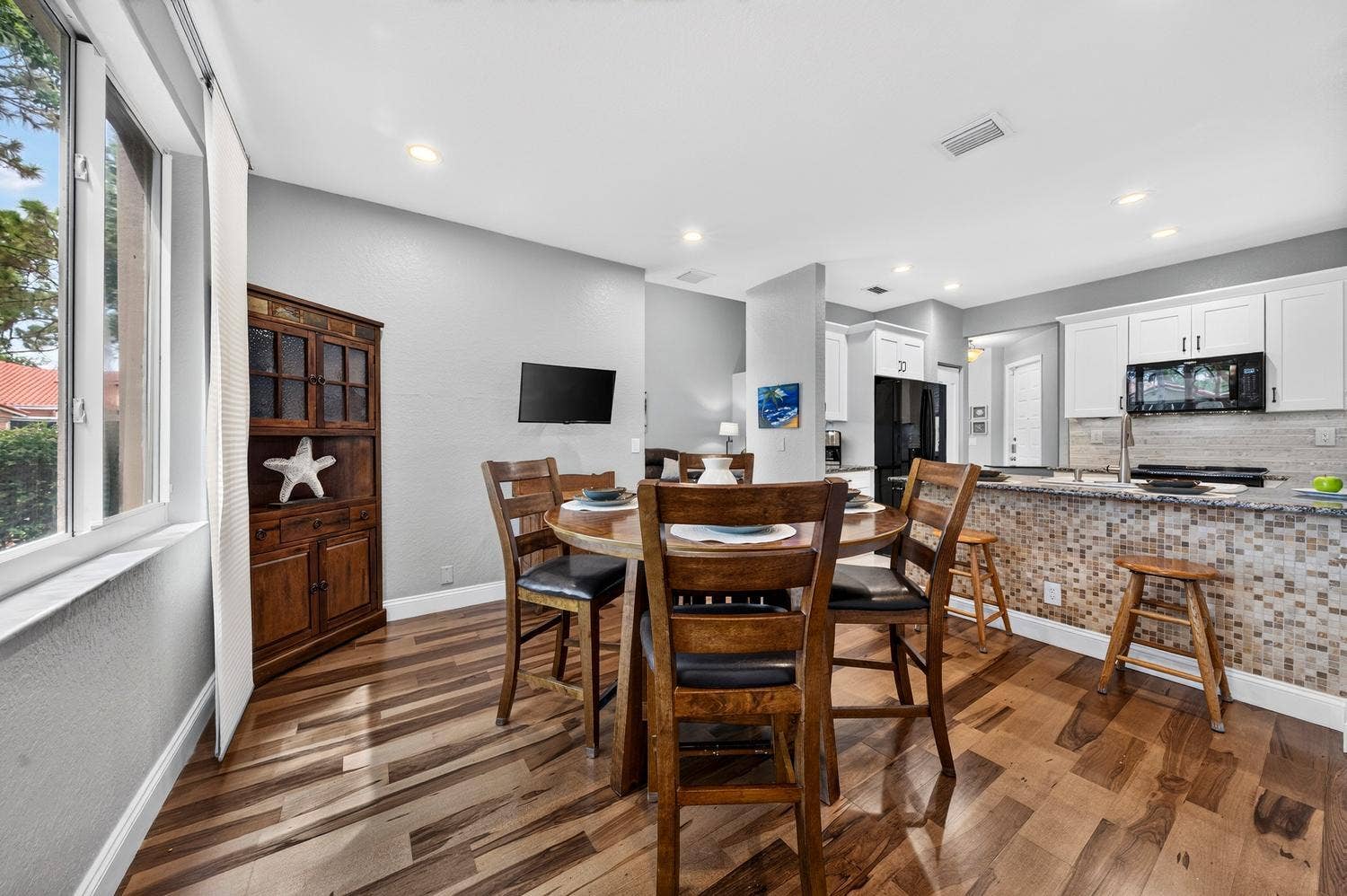 014-016-Dining RoomKitchen-1500x999