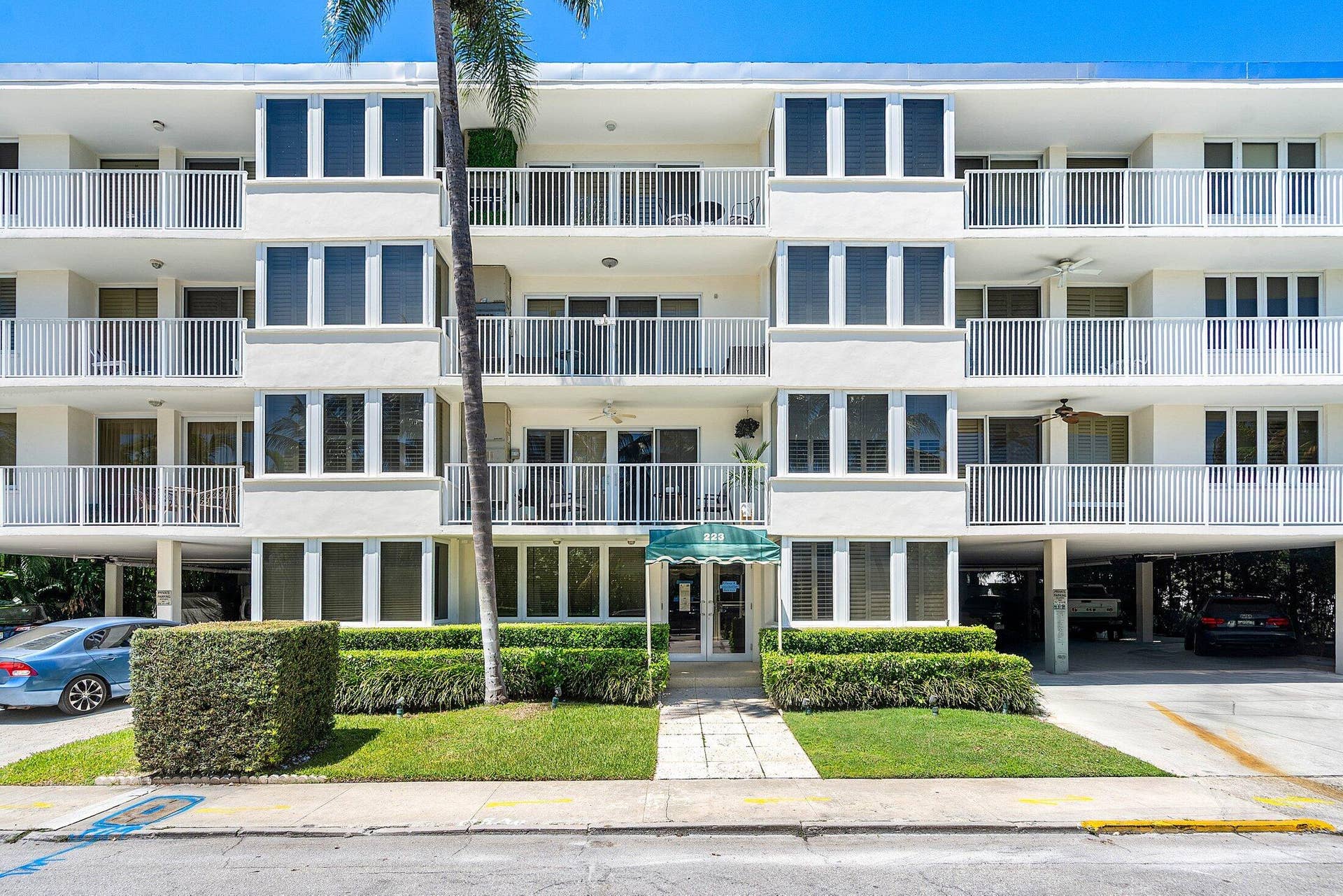 001 223 Atlantic Ave
