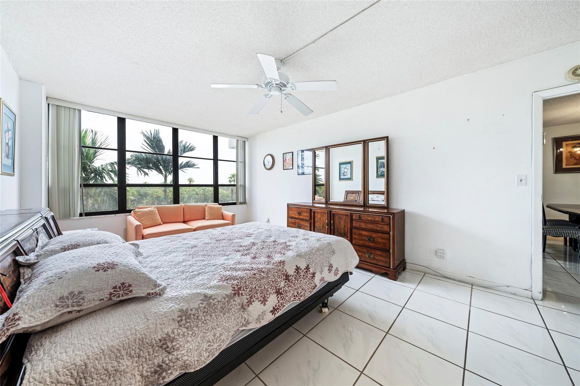 600 THREE ISLANDS Boulevard, #301, Hallandale Beach, FL 33009 Photo 12