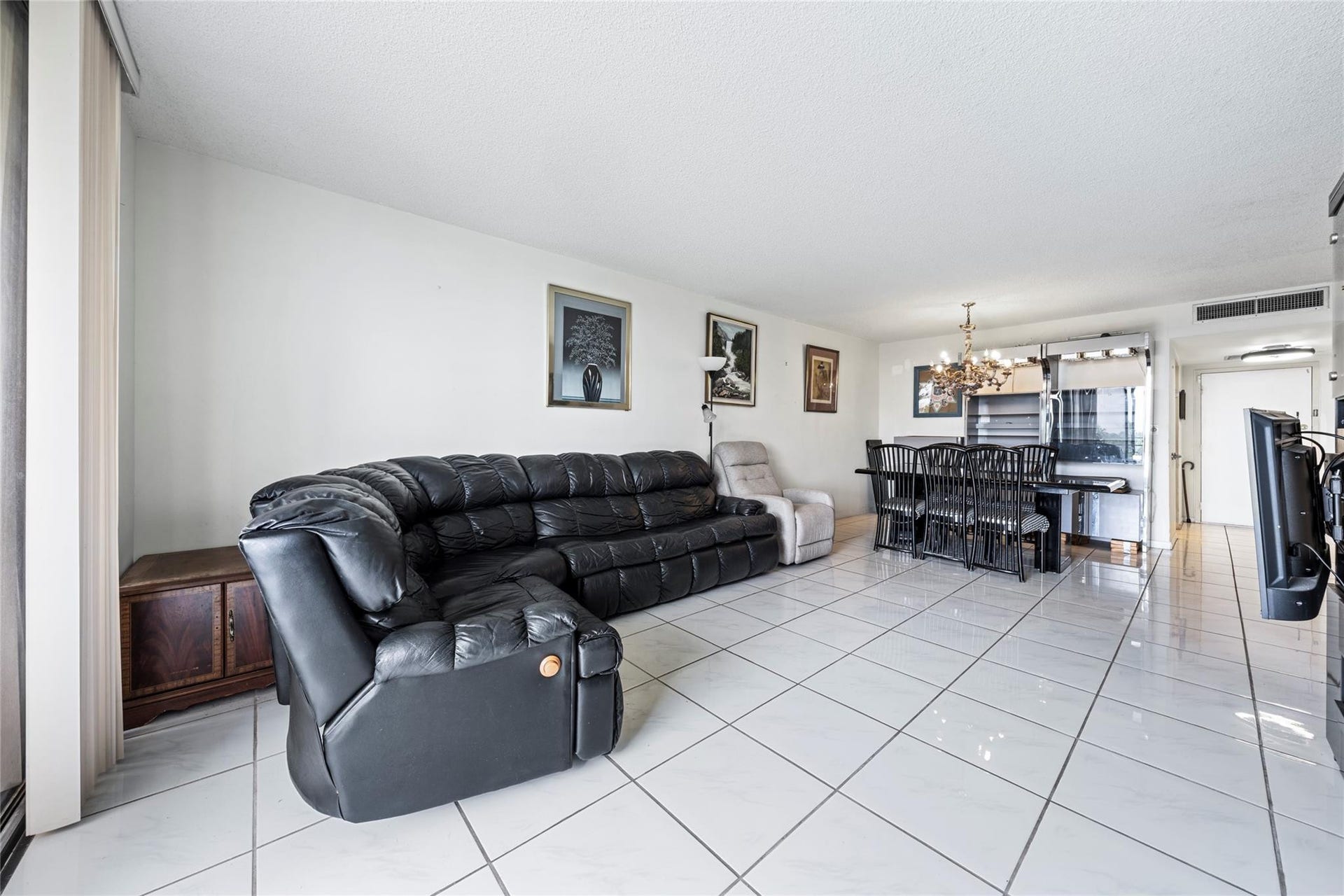 600 THREE ISLANDS Boulevard, #301, Hallandale Beach, FL 33009 Photo 7
