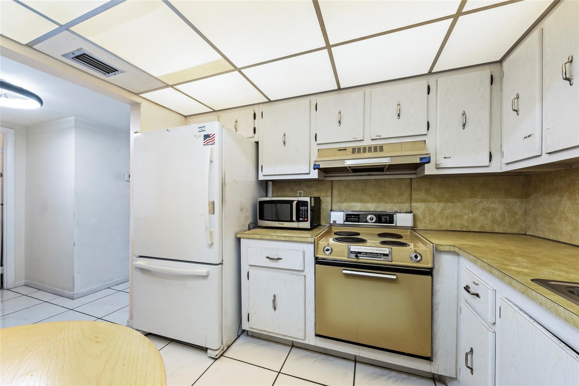 600 THREE ISLANDS Boulevard, #301, Hallandale Beach, FL 33009 Photo 8