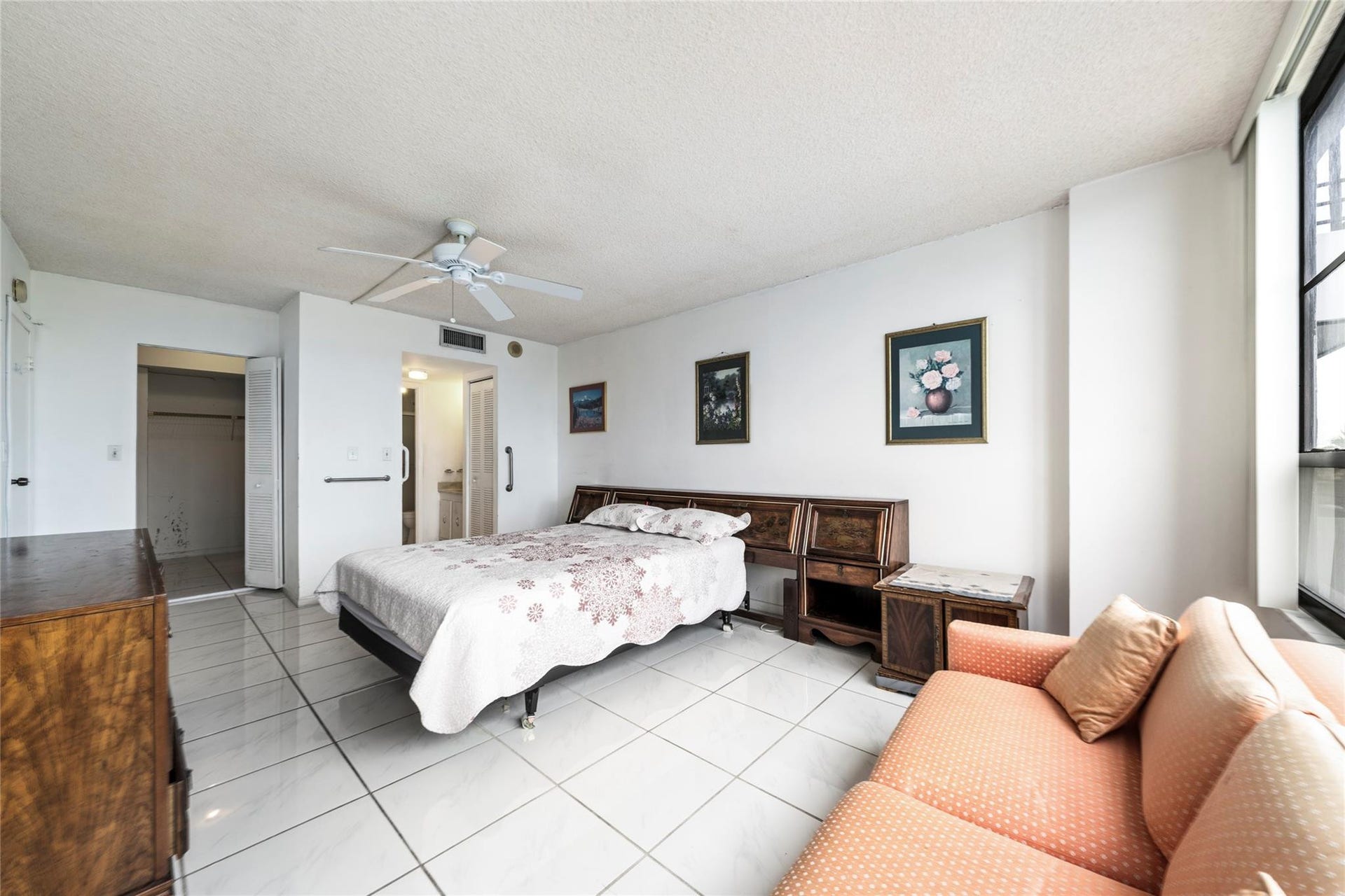 600 THREE ISLANDS Boulevard, #301, Hallandale Beach, FL 33009 Photo 14
