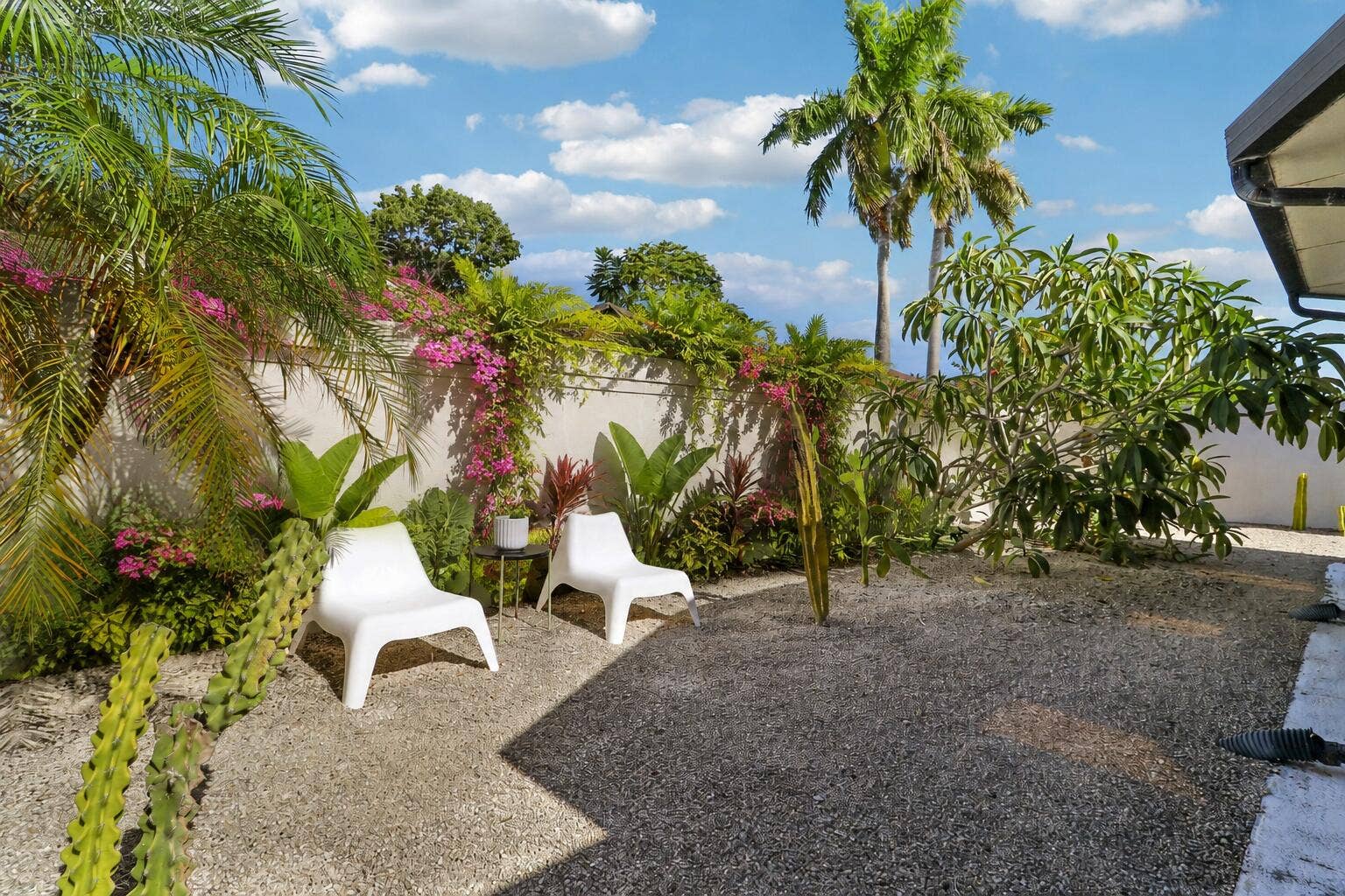 Landscaping Virtually Staged