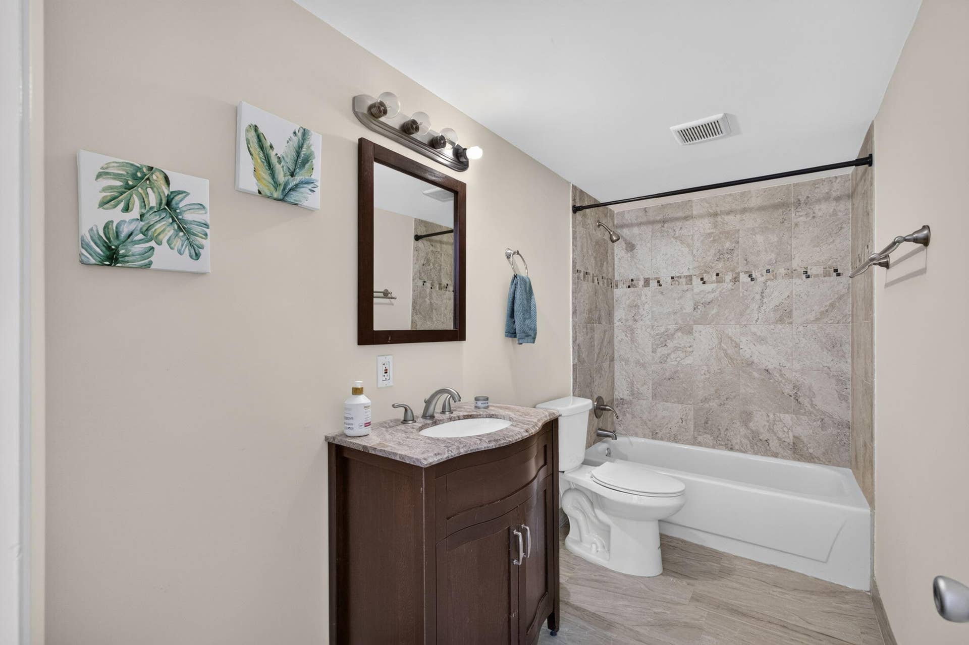5107 51ST Way, West Palm Beach, FL 33409 37-web-or-mls-5D1A9701