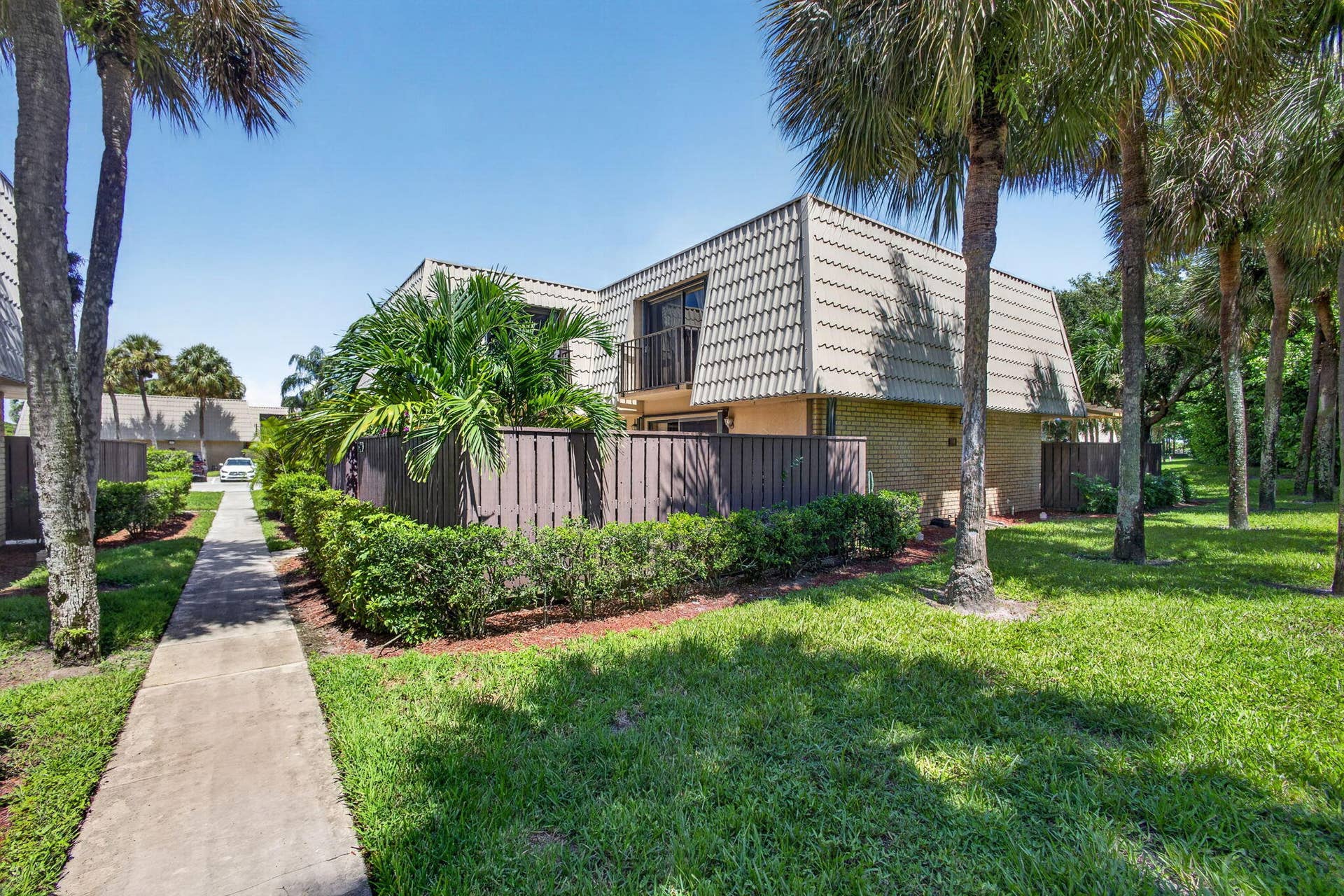 5107 51ST Way, West Palm Beach, FL 33409 3-web-or-mls-5D1A9747