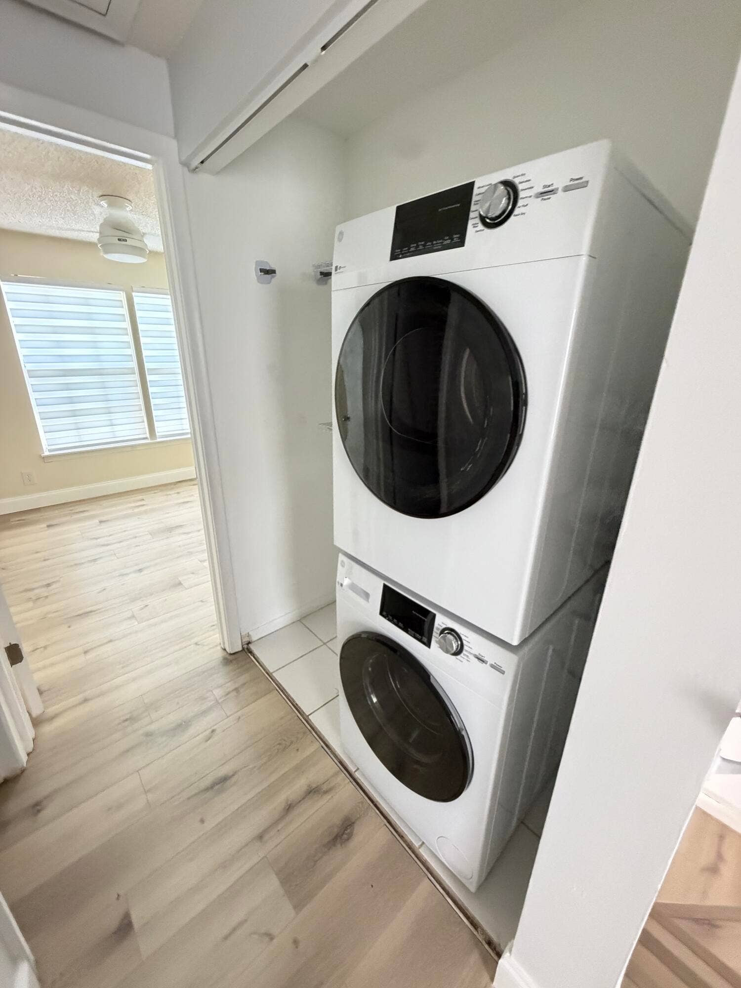317 GEORGIAN PARK Drive, Jupiter, FL 33458 laundry