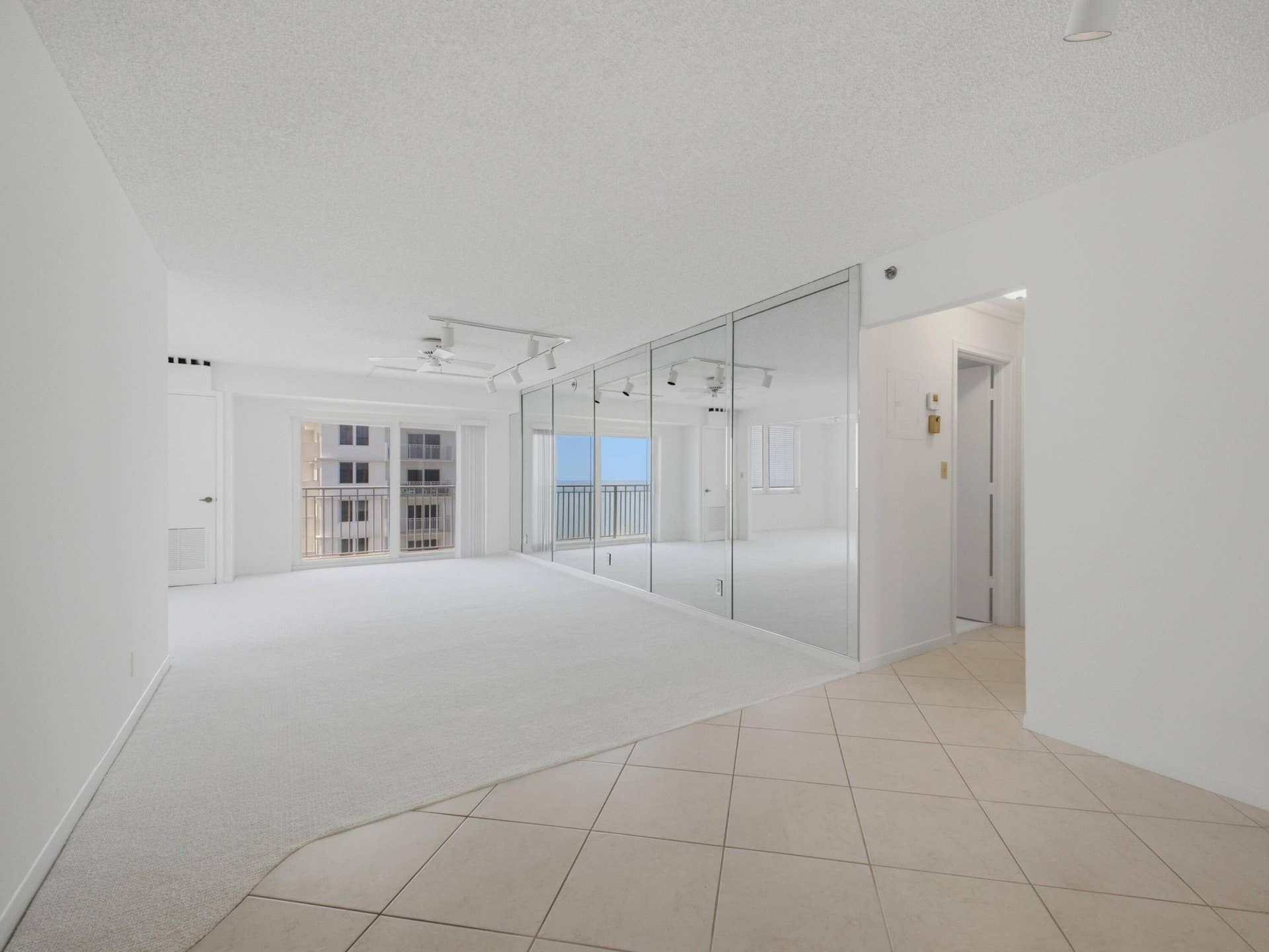 3215 S Ocean Boulevard, #911, Highland Beach, FL 33487 Dining to Living