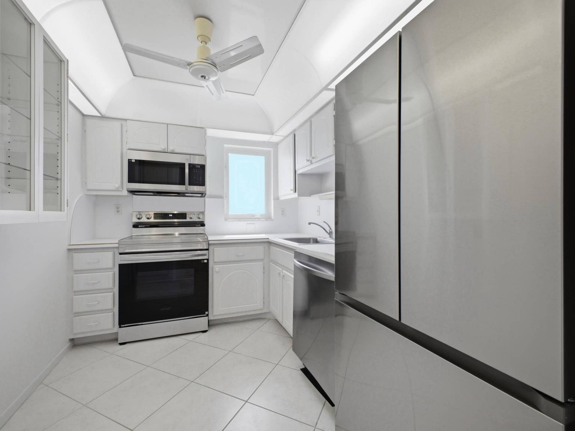 3215 S Ocean Boulevard, #911, Highland Beach, FL 33487 Kitchen