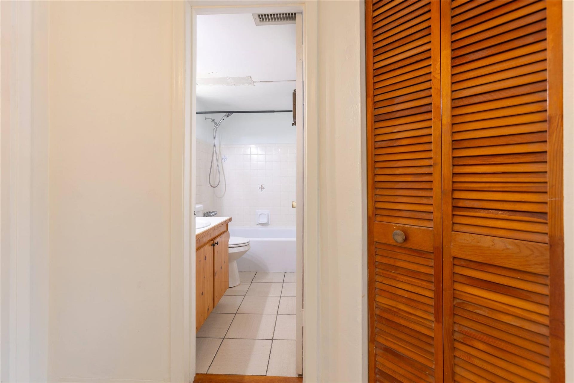 1001 SE 16th Street, Fort Lauderdale, FL 33316 Photo 13