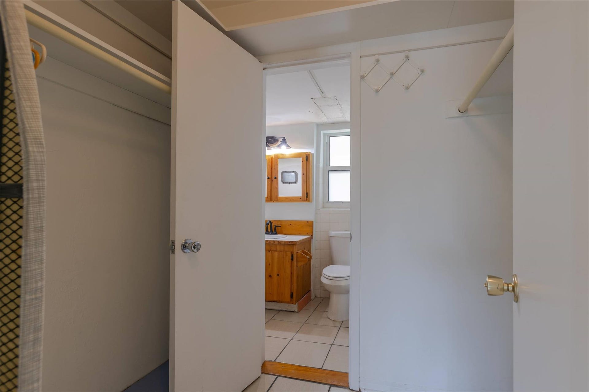 1001 SE 16th Street, Fort Lauderdale, FL 33316 Walk thru closet to Bathroom